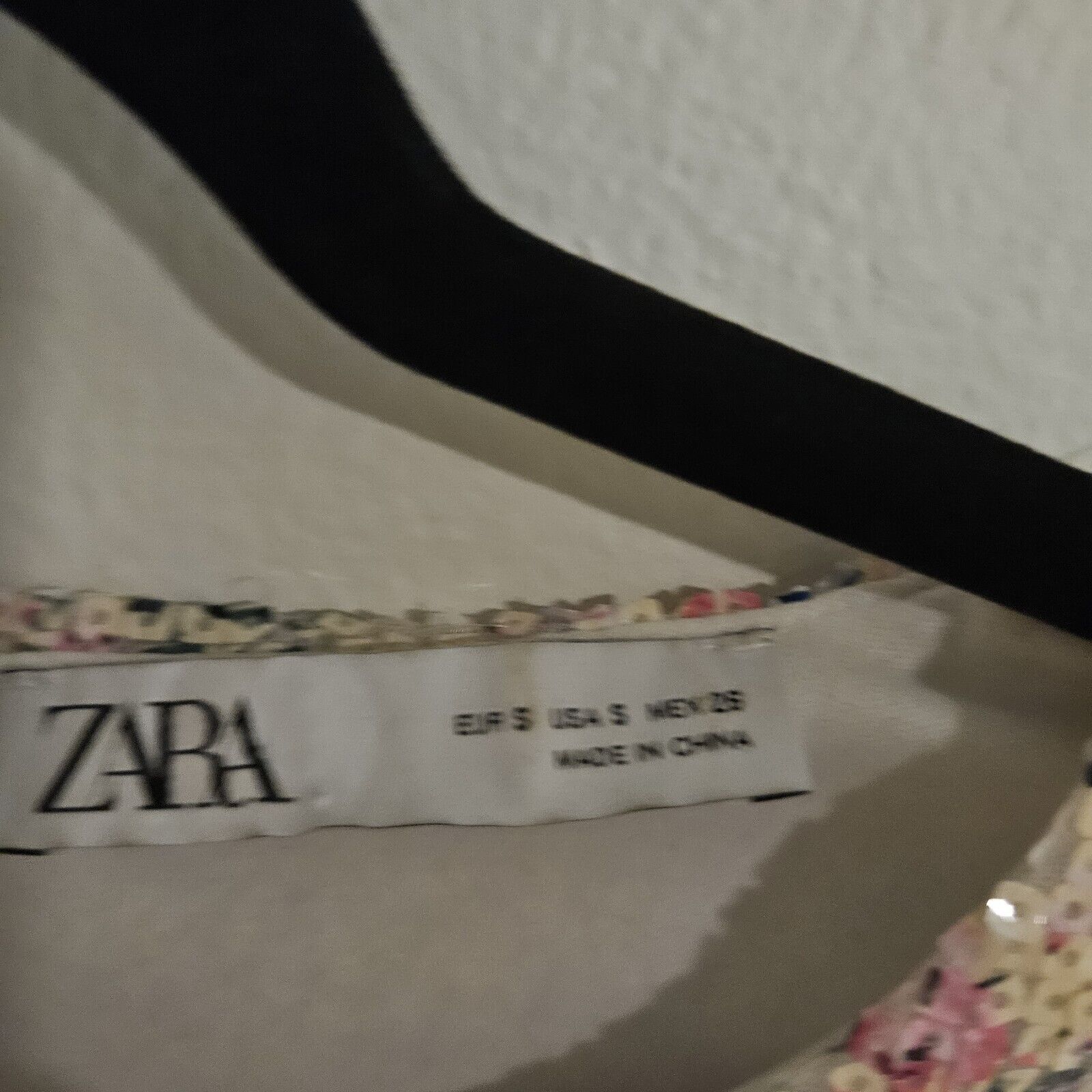 Zara ZARA Stunning Cropped Sequins Flowy Sleeve Blouse. Pink Euc Size S / US 4 / IT 40 - 6 Thumbnail