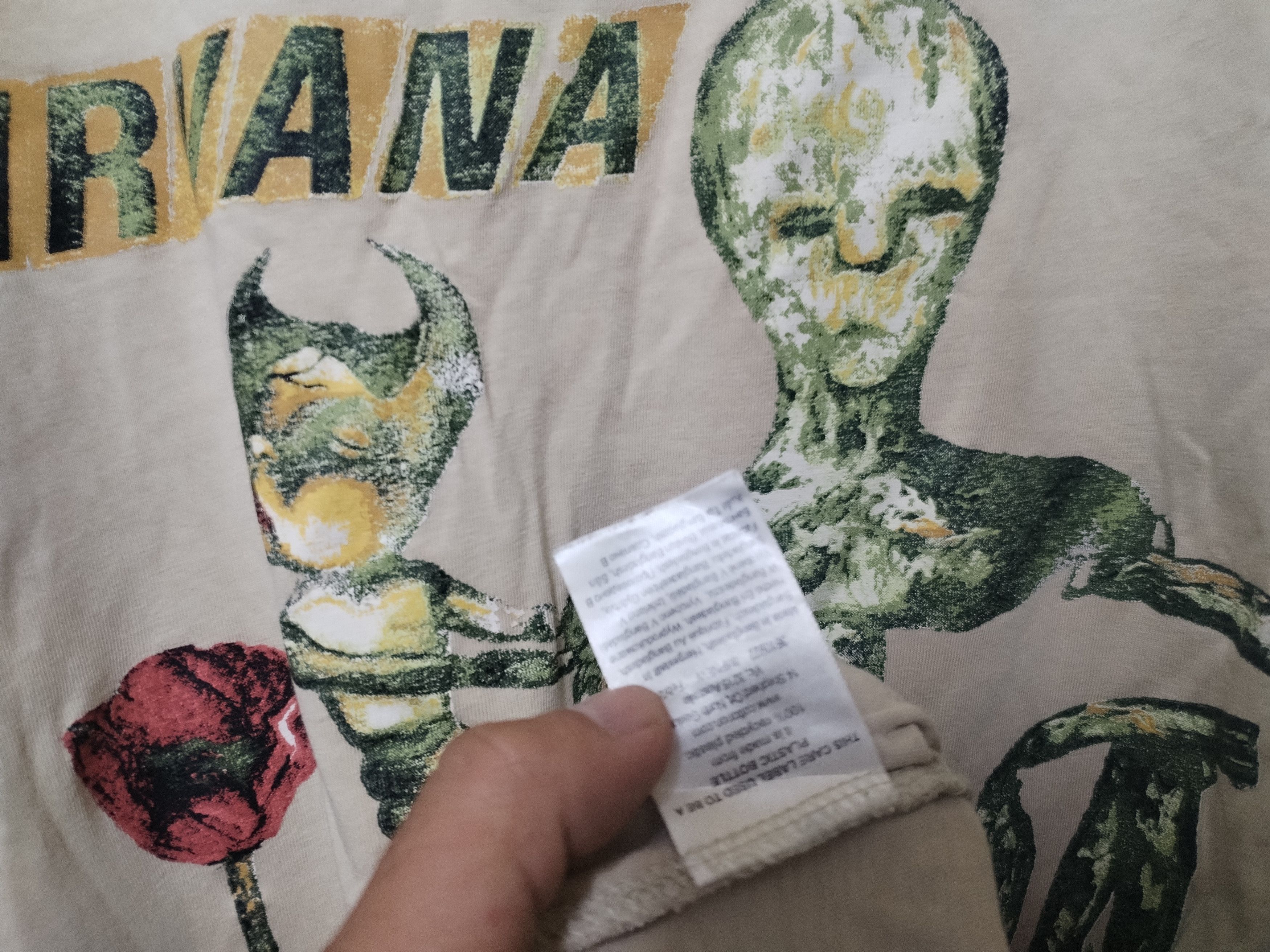 Vintage Thrashed Sun Faded Nirvana Shirt Distressed Grunge Band Size US XL / EU 56 / 4 - 5 Thumbnail