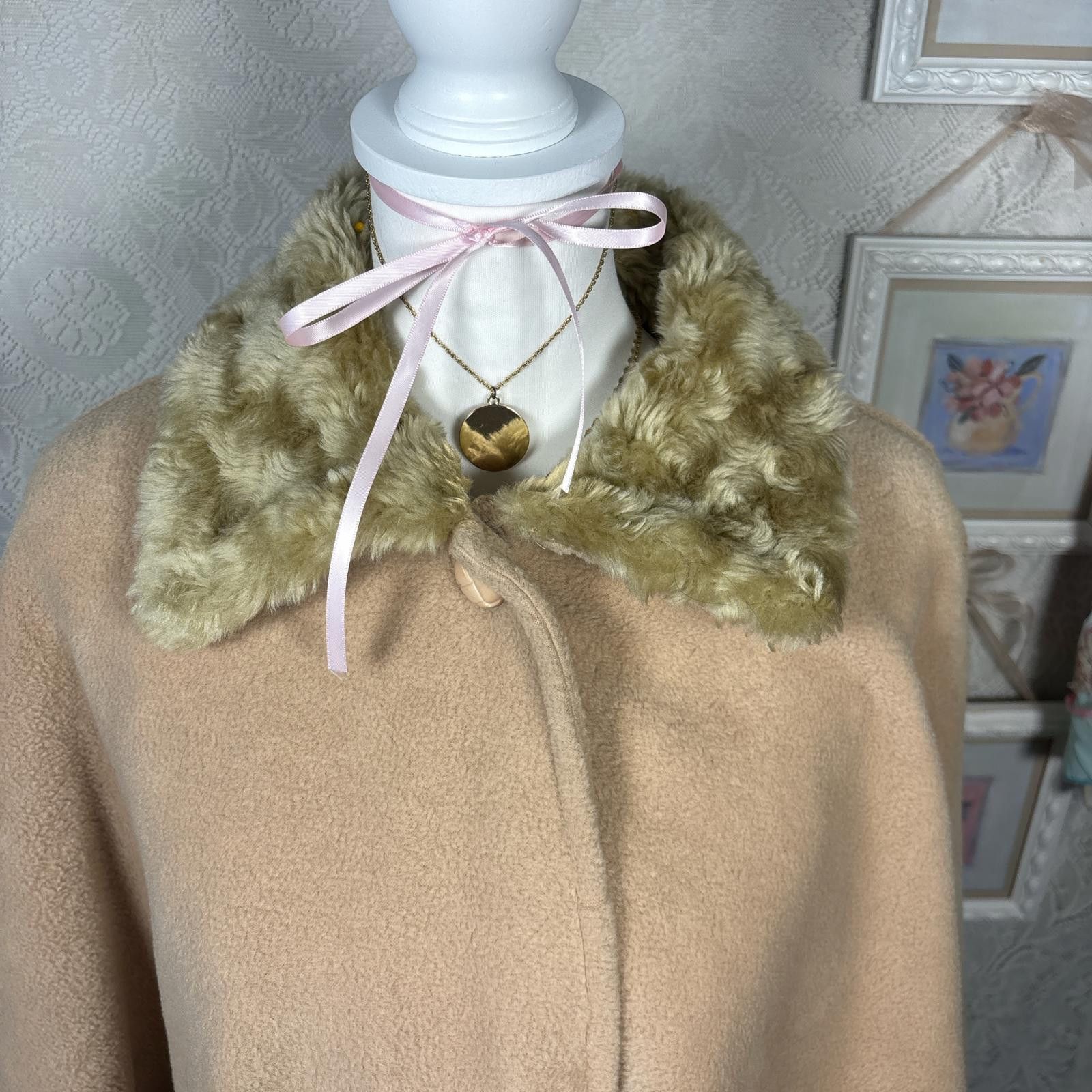 Other vintage fur trim cozy shaw cape Size ONE SIZE - 3 Thumbnail