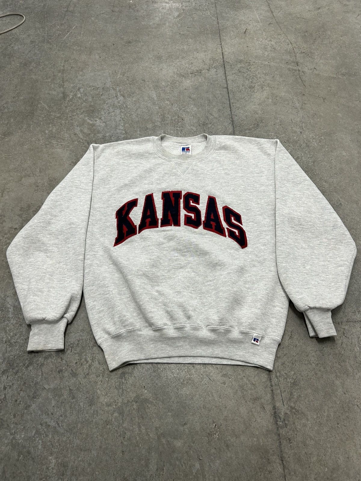Vintage Vintage Russell athletic sweatshirt Kansas Size US M / EU 48-50 / 2 - 1 Thumbnail