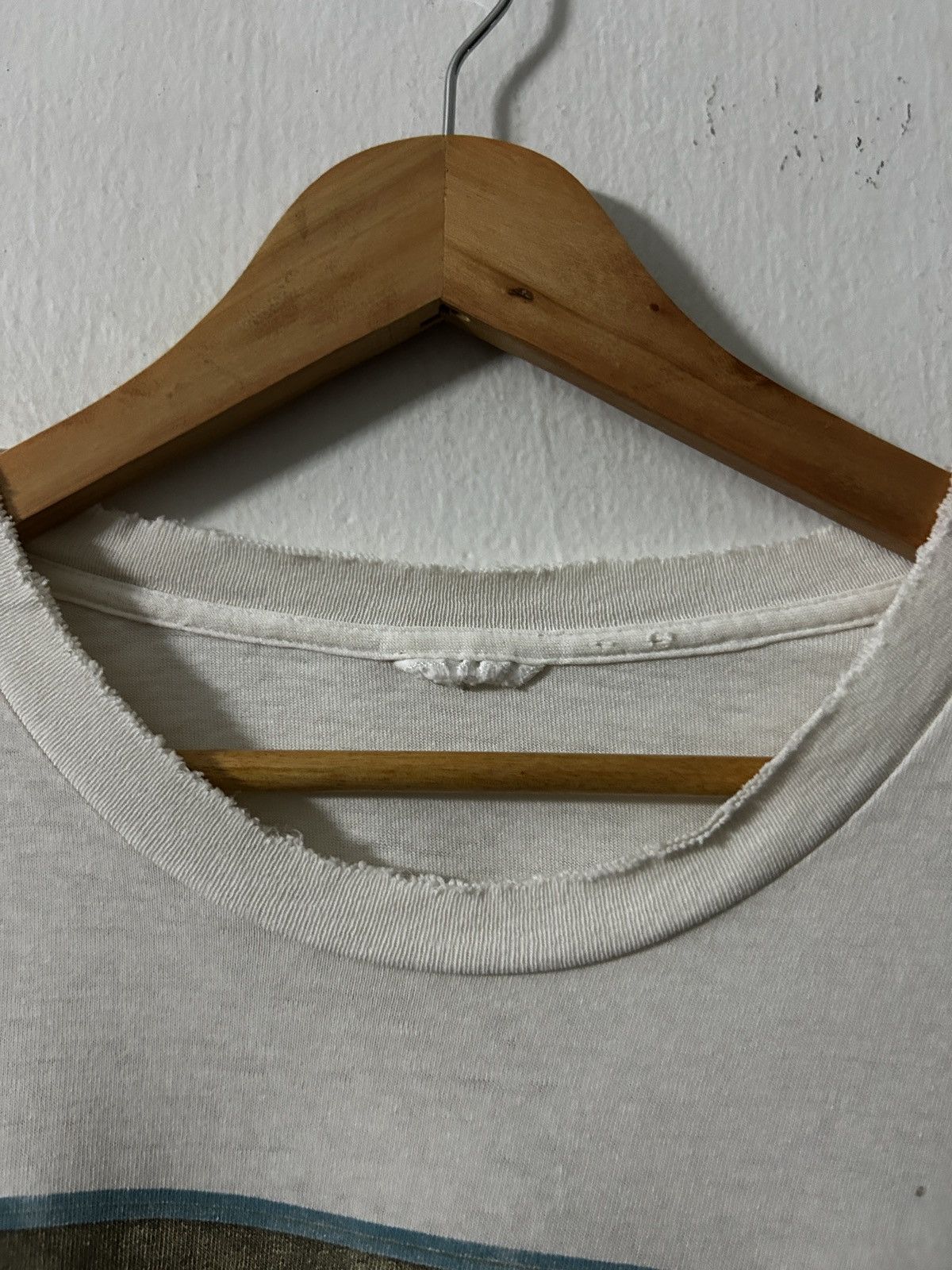 Emporio Armani Vintage 90’s Distressed erd style emporio armani photo tee Size US L / EU 52-54 / 3 - 5 Thumbnail