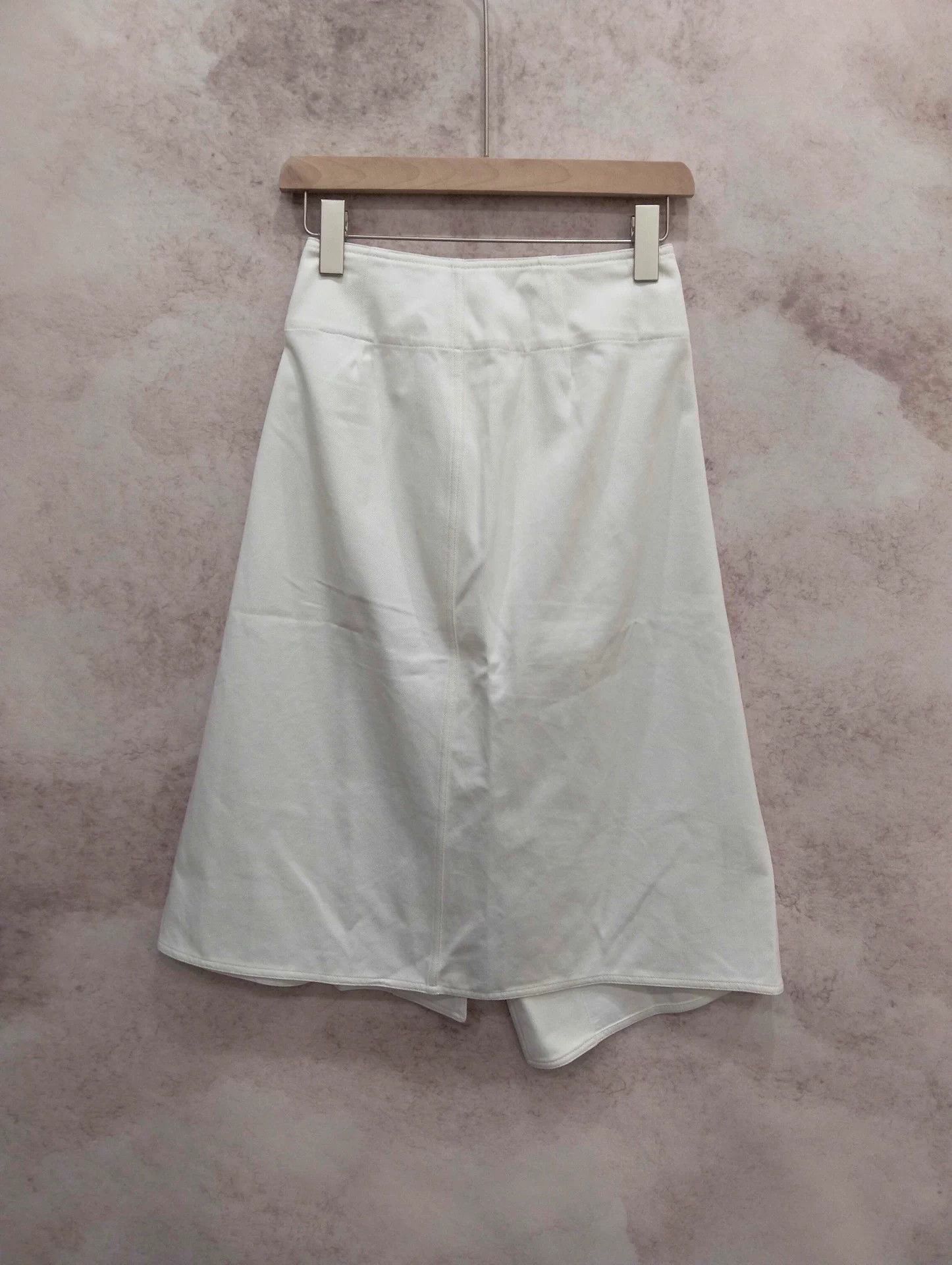 Moncler Moncler White 95 New Skirt 38 Size 27" / US 4 / IT 40 - 2 Thumbnail
