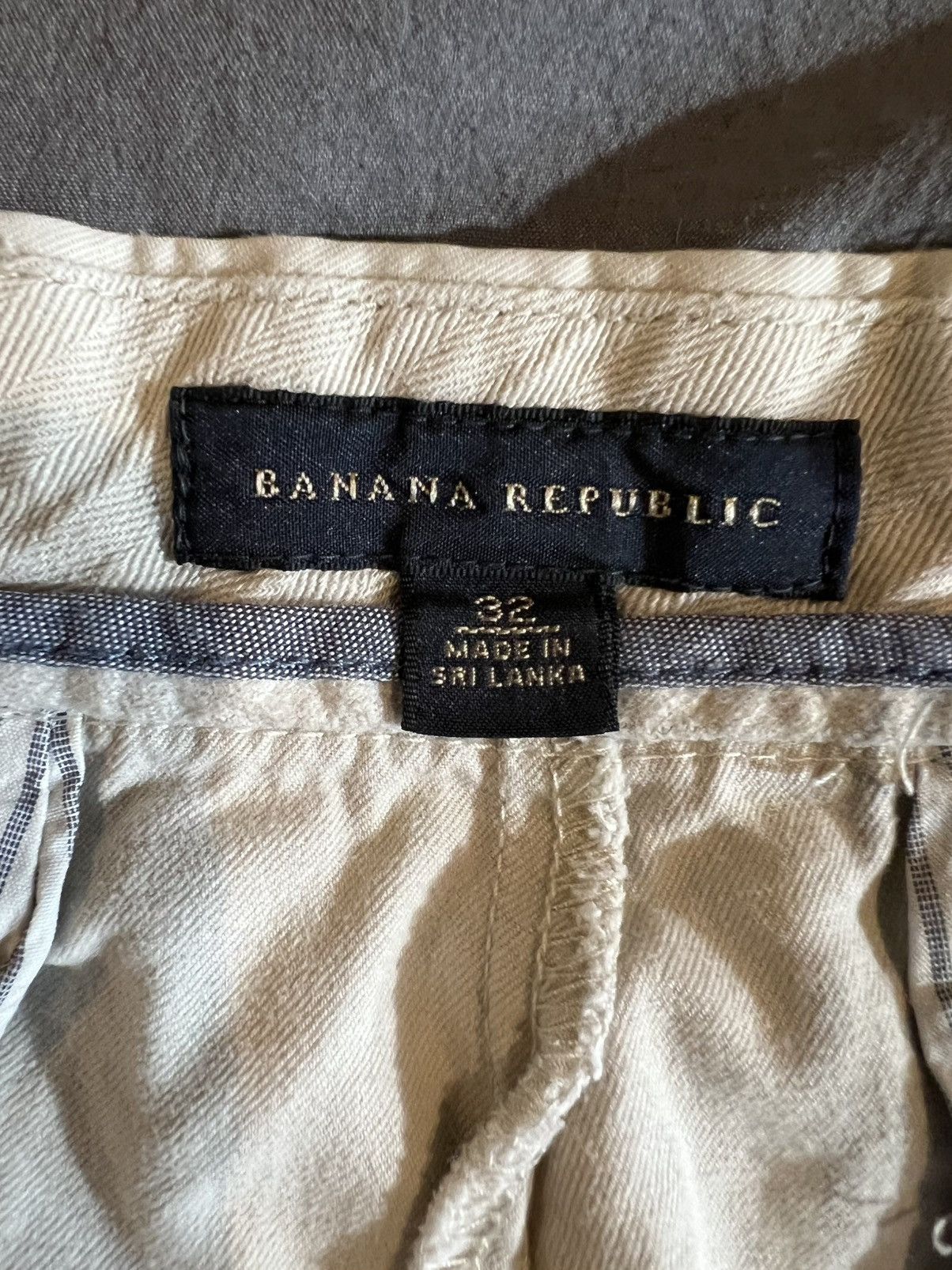 Banana Republic Banana Republic Vintage Fit Flat Front Khaki Shorts Size US 32 / EU 48 - 3 Thumbnail