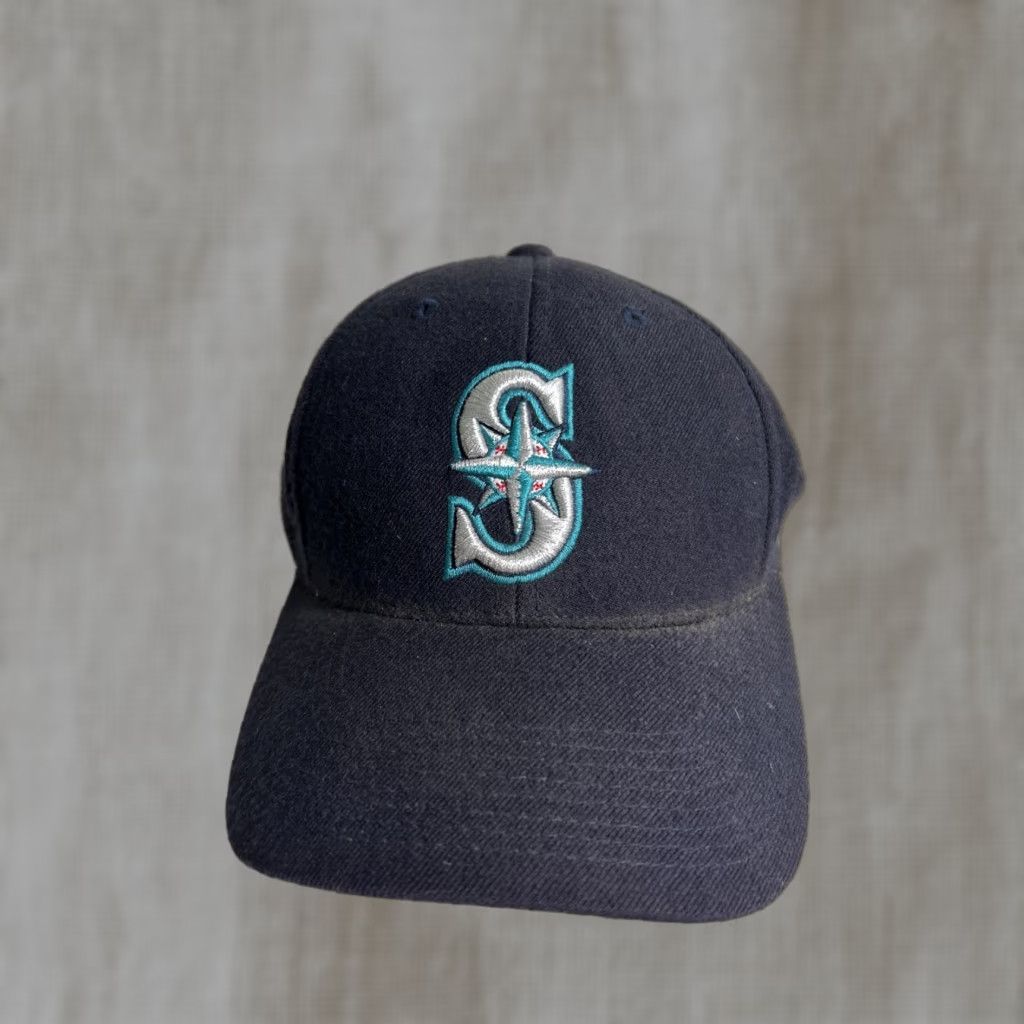 Nike VINTAGE Nike Team Seattle Mariners MLB Strap Back Hat Adjustable Unisex Adults Baseball Cap 90s Logo Black Cotton Canvas Men Women Men Women Size ONE SIZE - 1 Thumbnail