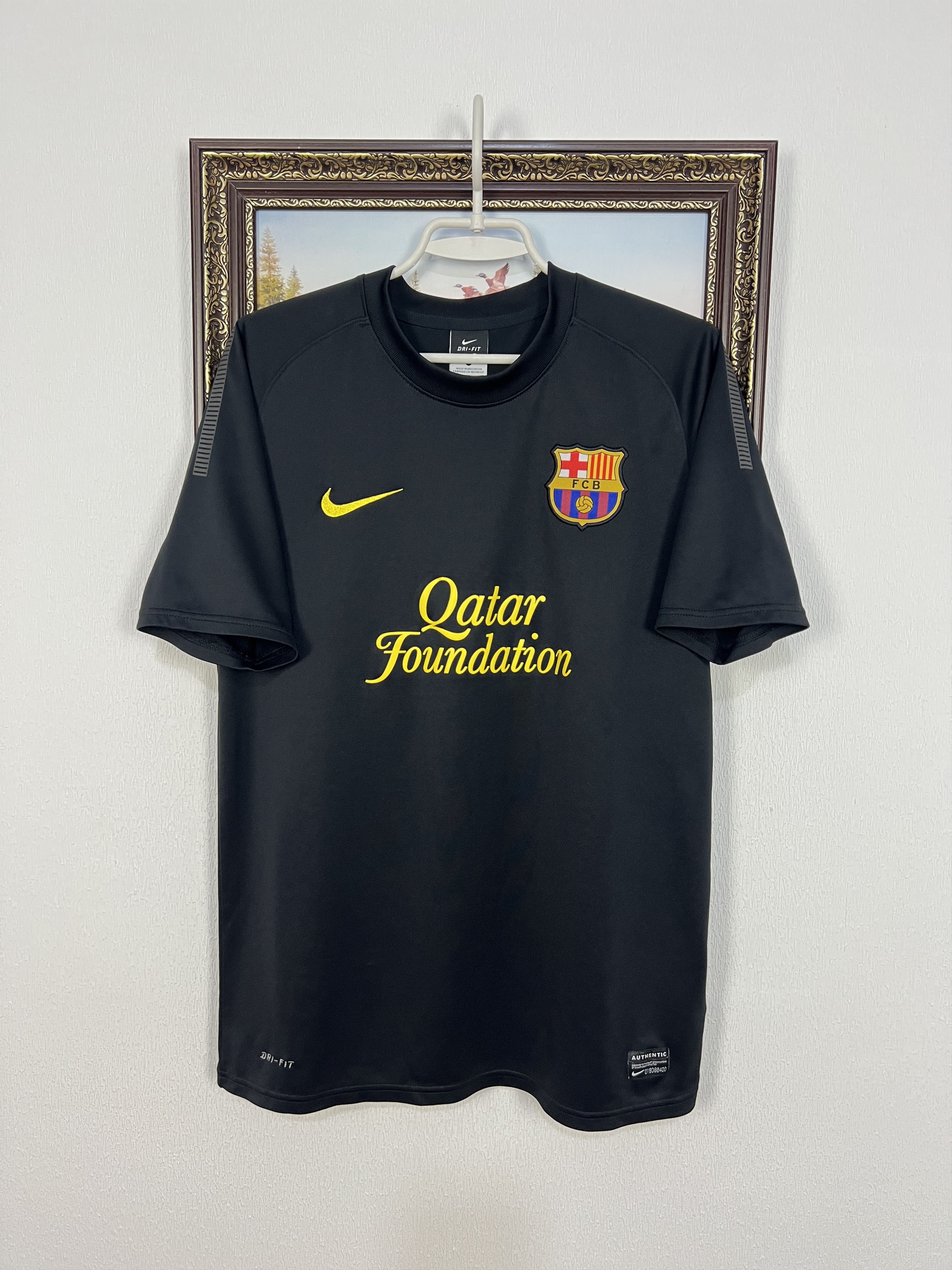 Nike Barcelona Away football shirt 2011 Soccer Nike Black Jersey Size US M / EU 48-50 / 2 - 1 Thumbnail