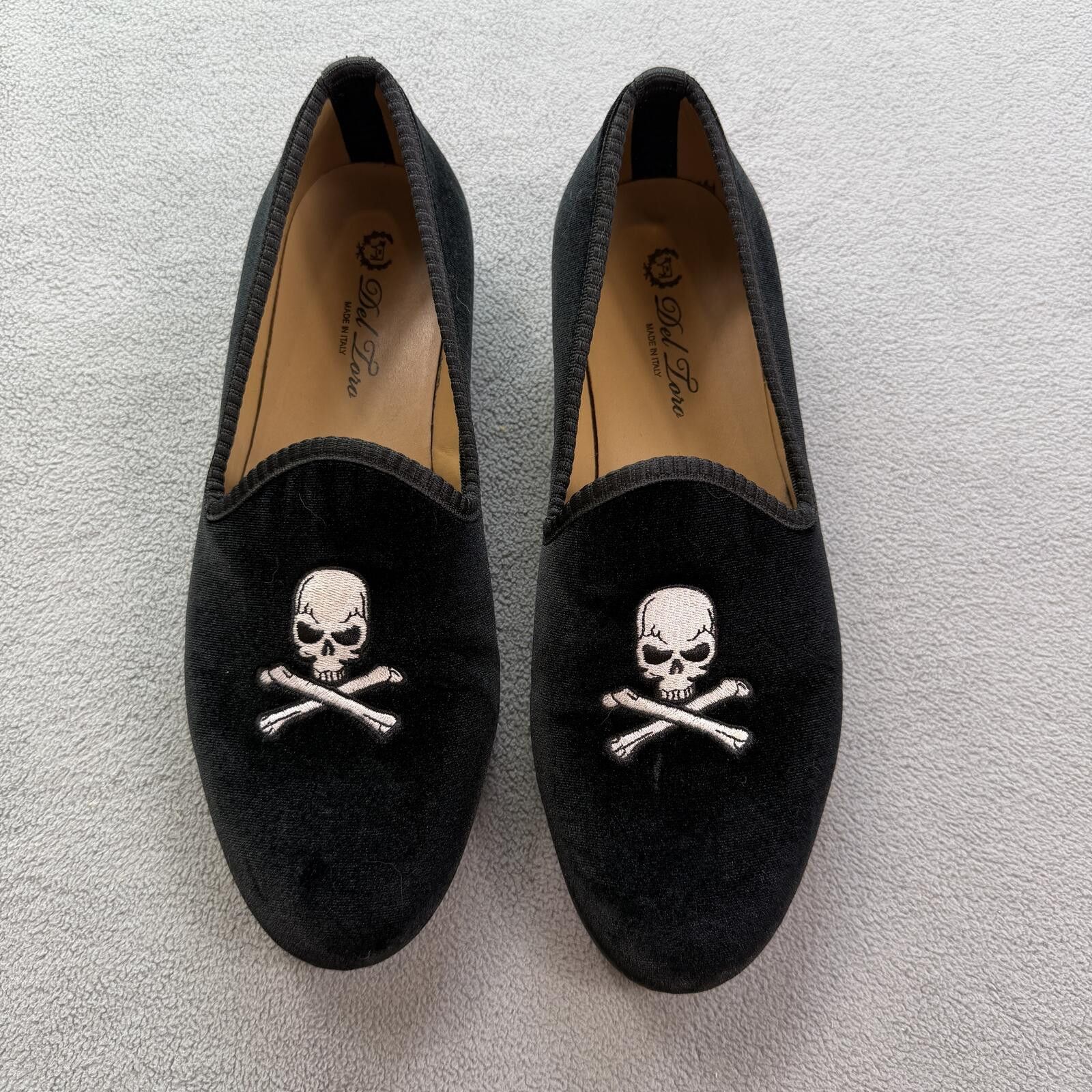 Del Toro Del Toro Black Velvet Skull Embroidered Slippers Loafers Men Size US 8 / EU 41 - 1 Thumbnail