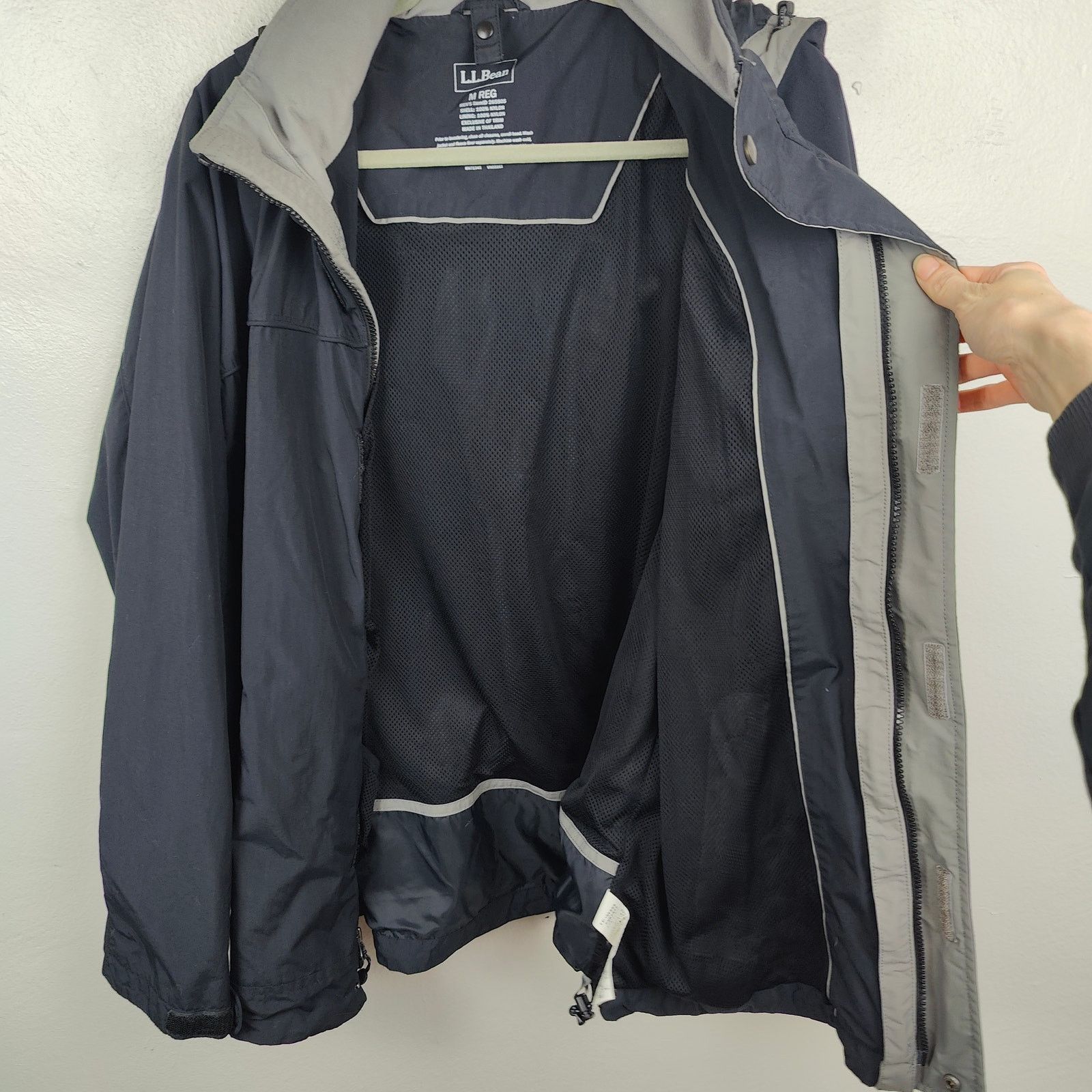 L.L. Bean LL Bean All Seasons Shell Jacket Mens Medium Navy Blue Size US M / EU 48-50 / 2 - 6 Thumbnail