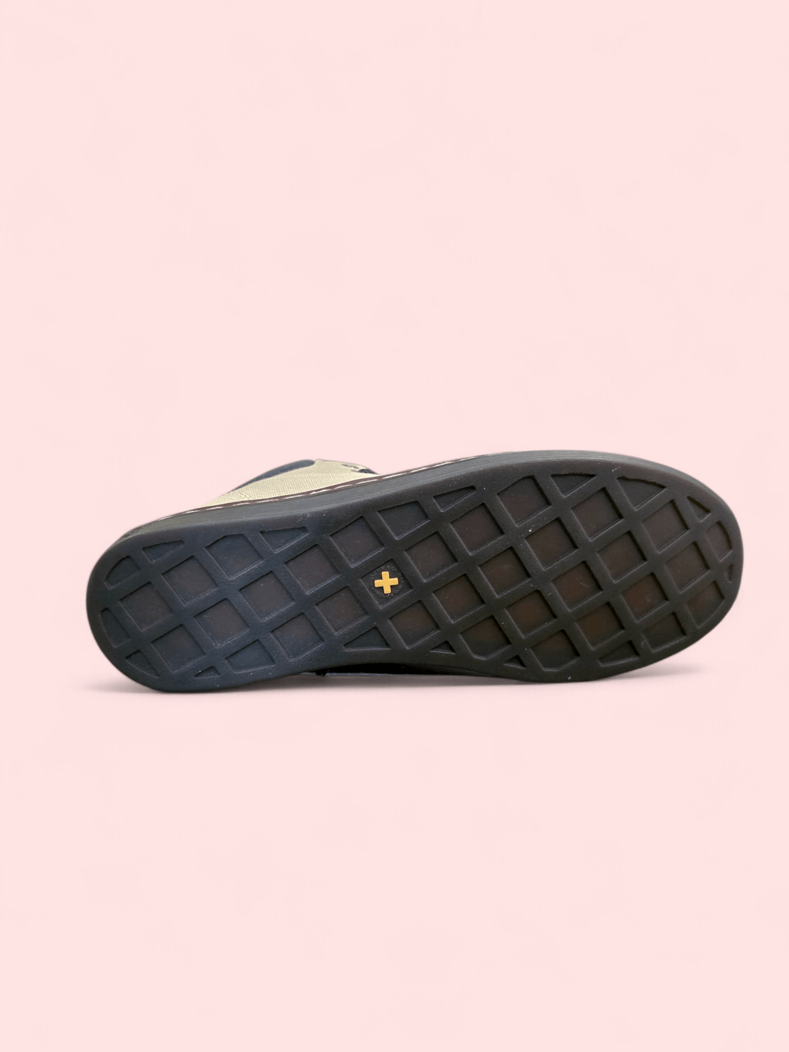 Dr. Martens A more relaxed take on Dr. Martens - fashionella Size US 7 / IT 37 - 6 Thumbnail