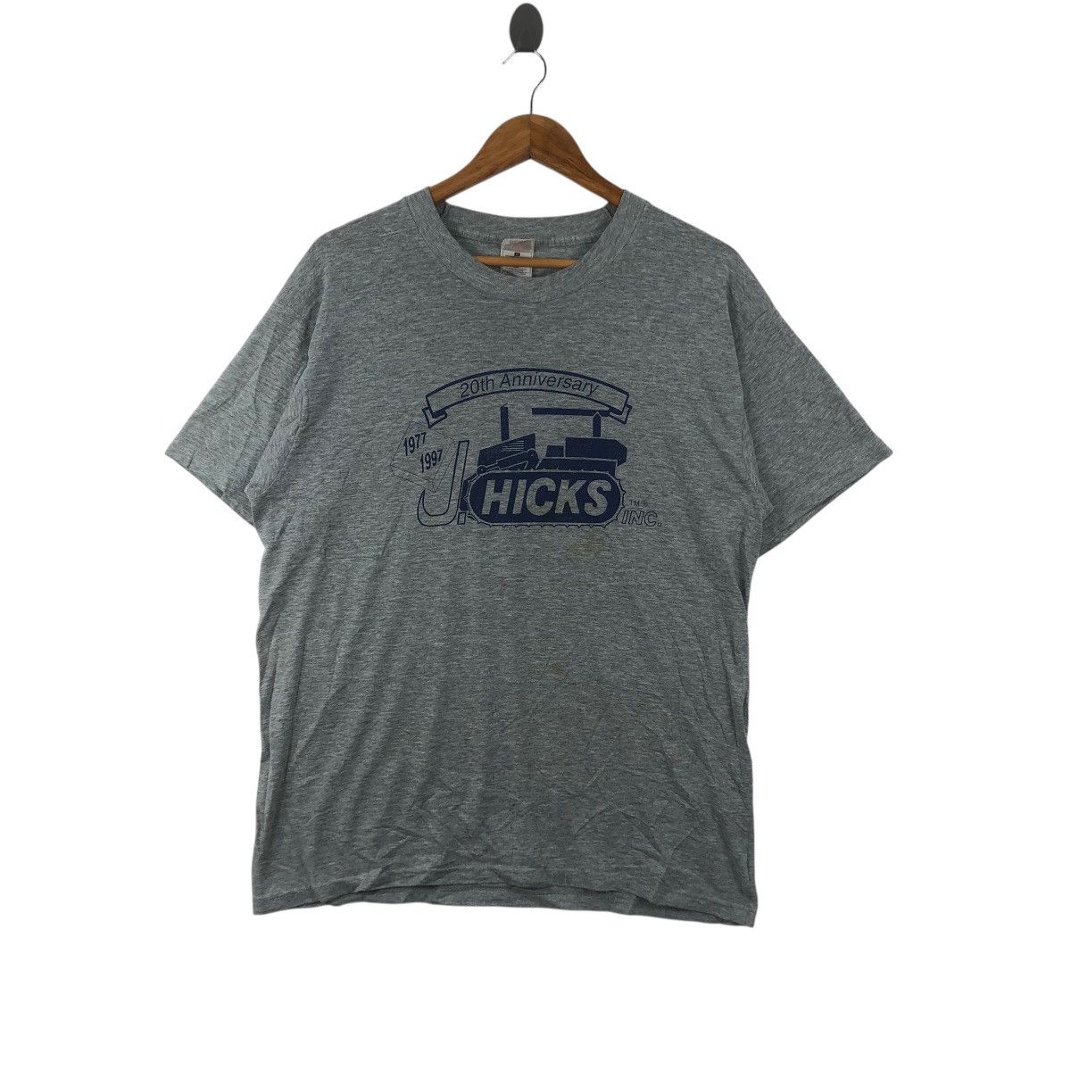 Fruit Of The Loom Vintage 1997 J. HICKS INC Tractor 20th Anniversary Tee Shirt Size US L / EU 52-54 / 3 - 1 Thumbnail