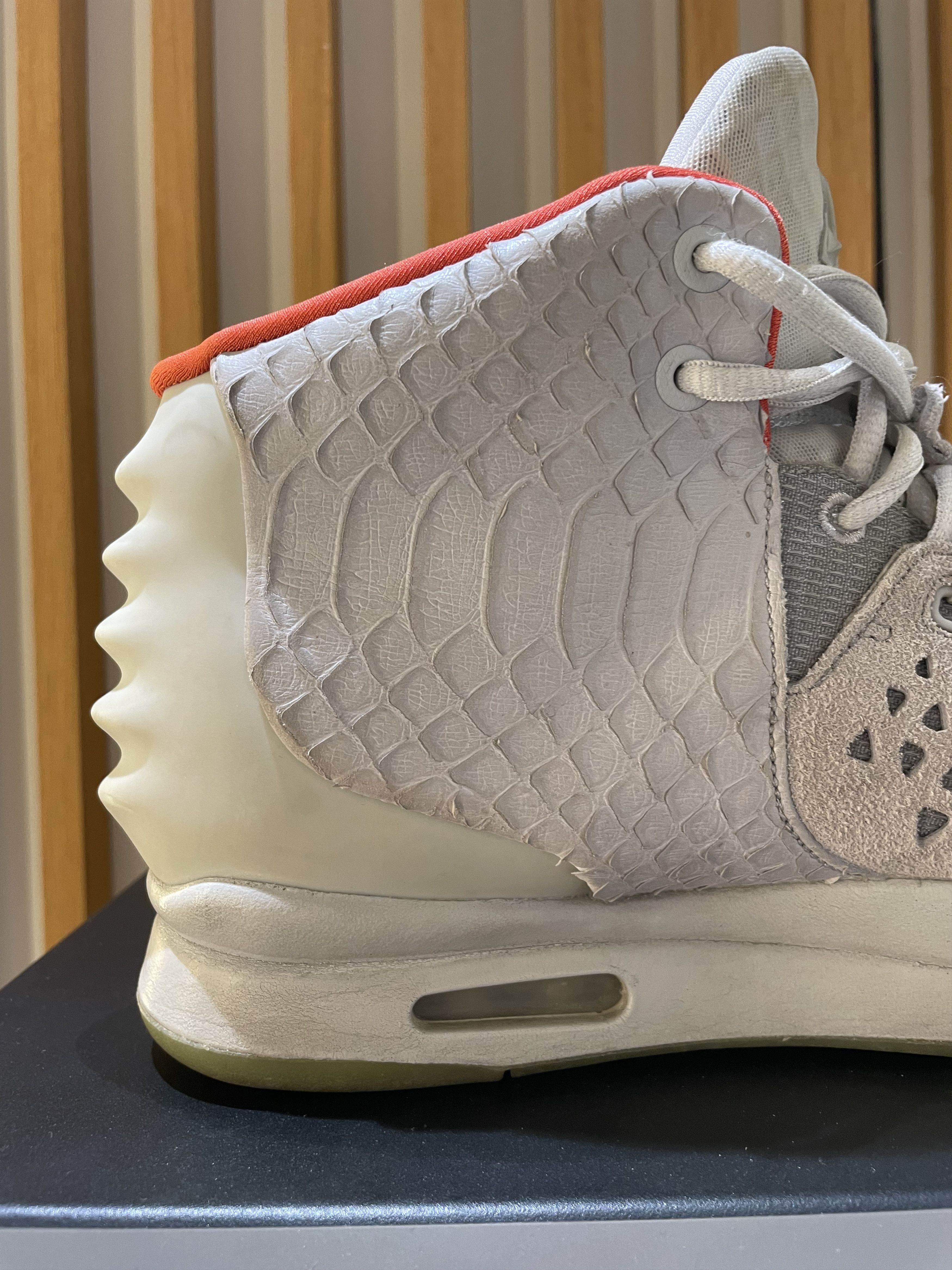 Kanye West × Nike × Yeezy Nike Air Yeezy 2 Pure Platinum NRG Size US 11 / EU 44 - 2 Thumbnail