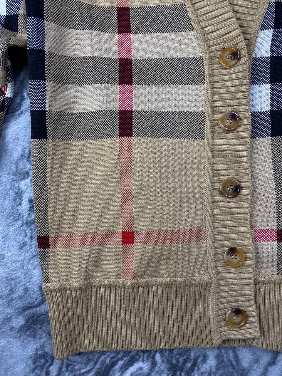 Burberry Burberry Nova Check Cardigan Wool Knit Women Size M Beige Size US M / EU 48-50 / 2 - 4 Thumbnail