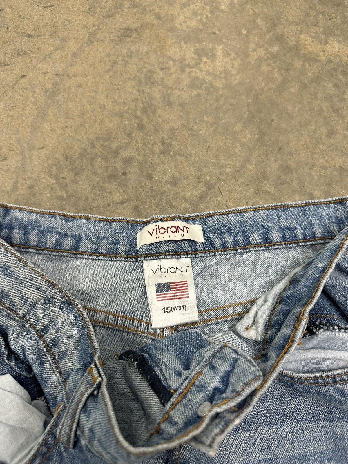 Japanese Brand Vintage Ultra Baggy Grunge Light Wash Denim Size 32 Size US 32 / EU 48 - 5 Thumbnail