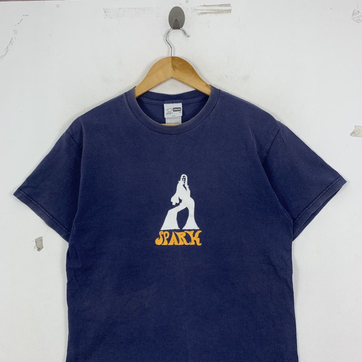 Vintage Vintage 90s SPARK USA Skateboard Short Sleeve Tshirt Size US M / EU 48-50 / 2 - 3 Thumbnail
