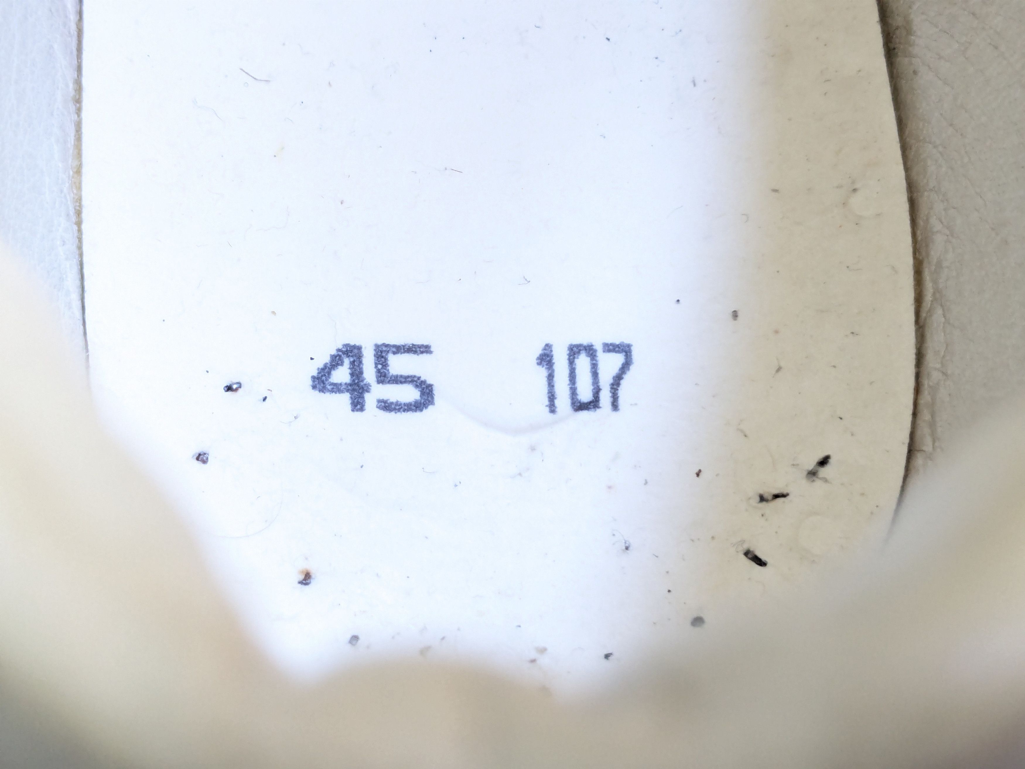 Maison Margiela Maison Margiela Replica GAT White Gray 12 45 Low Tops Size US 12 / EU 45 - 10 Thumbnail