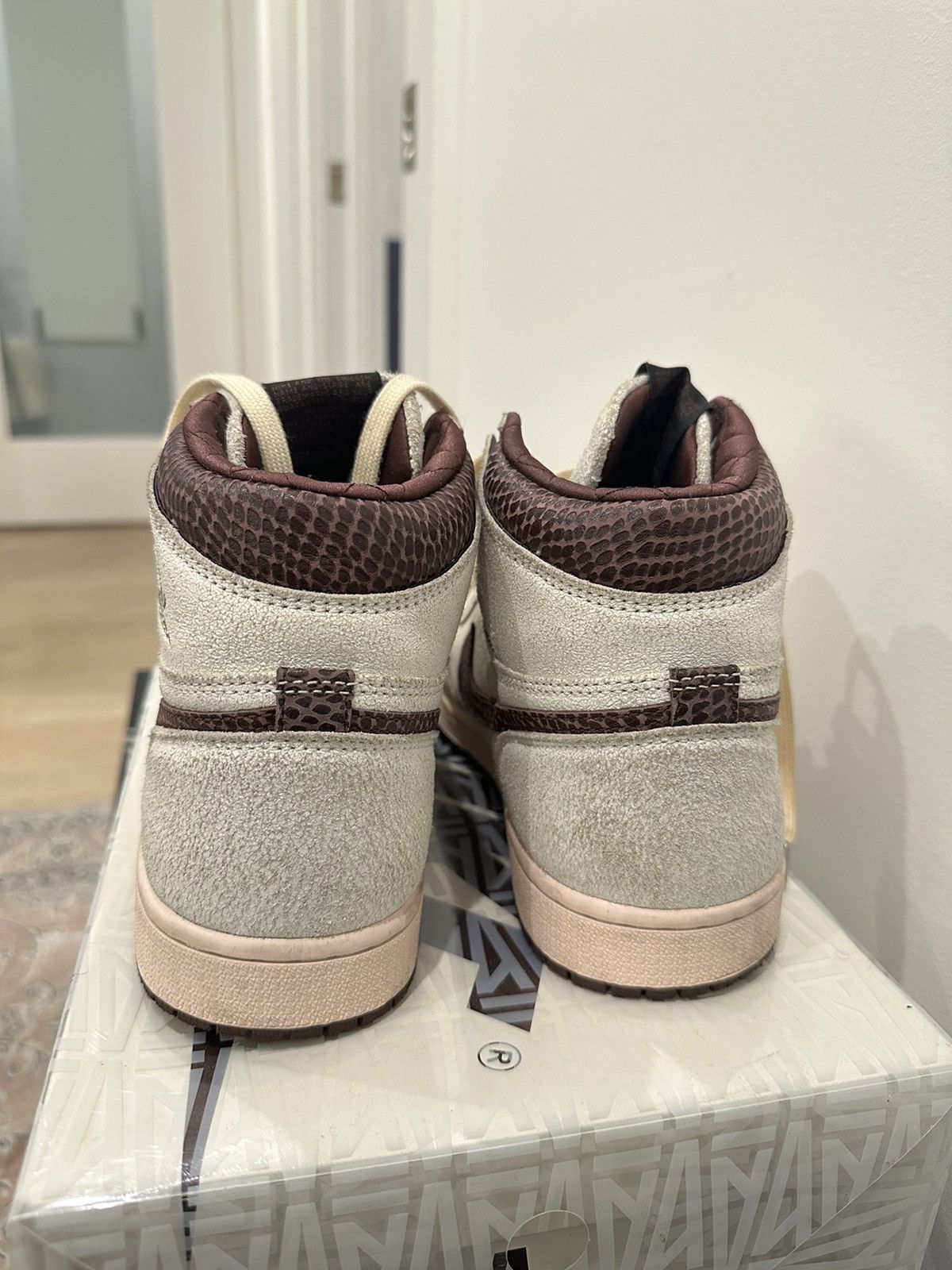 A Ma Maniere × Jordan Brand Air Jordan 1 A Ma Maniere Sail/Burgandy Size US 9 / EU 42 - 4 Thumbnail