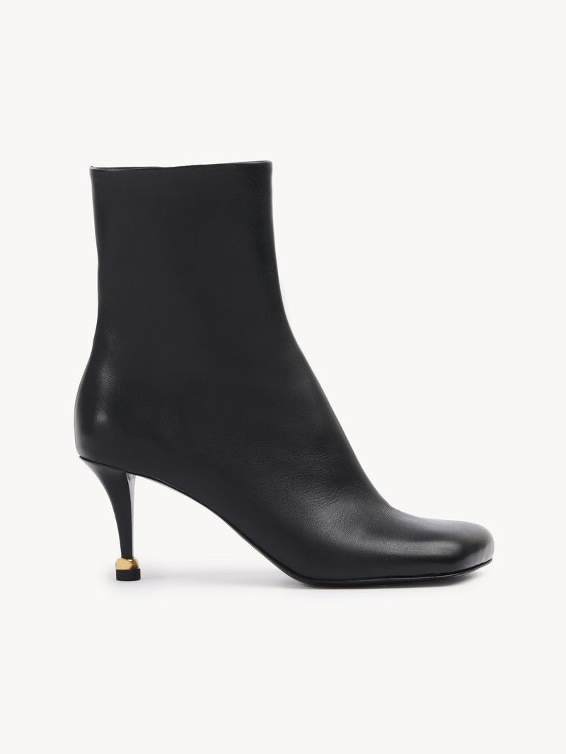 o1loc1c10226 Andrea Boots in Black