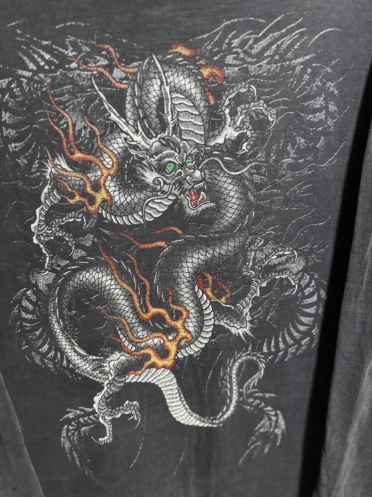 Vintage Thrashed Vintage Dragon Graphic Long Sleeve Faded Tee Size US L / EU 52-54 / 3 - 2 Thumbnail