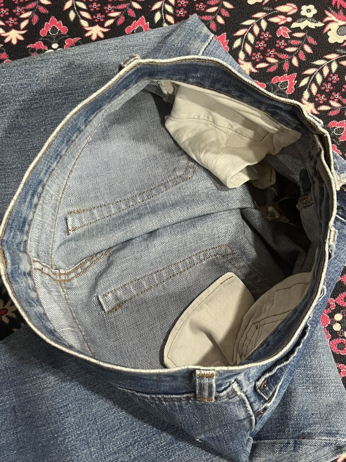 Levi's Vintage 60s Levi’s 501 Button No 6 Distressed Selvedge Jeans Size US 28 / EU 44 - 13 Thumbnail