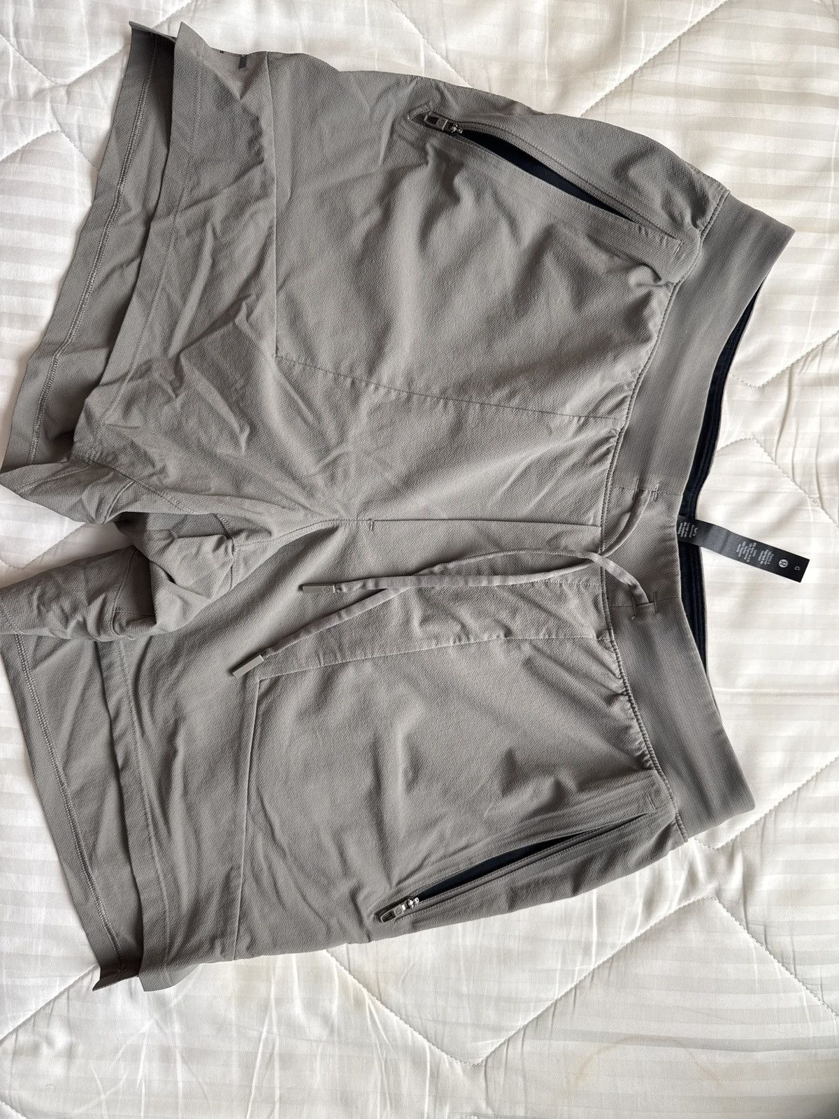 Lululemon Lululemon License to Train Short Size US 35 - 1 Thumbnail