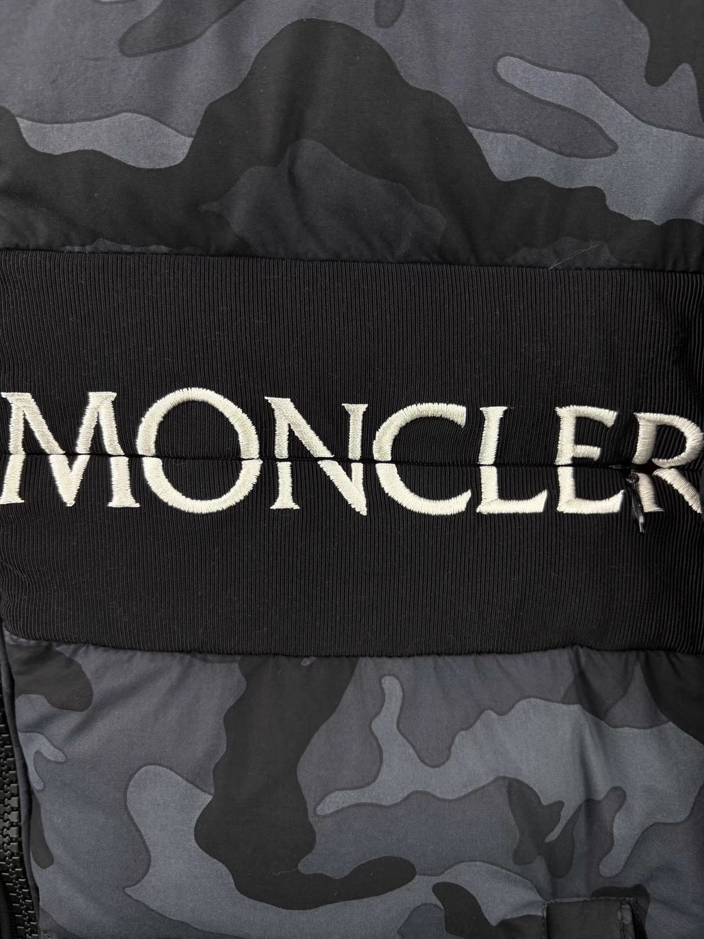 Moncler MONCLER AITON Camouflage Down Jacket Size US M / EU 48-50 / 2 - 3 Thumbnail