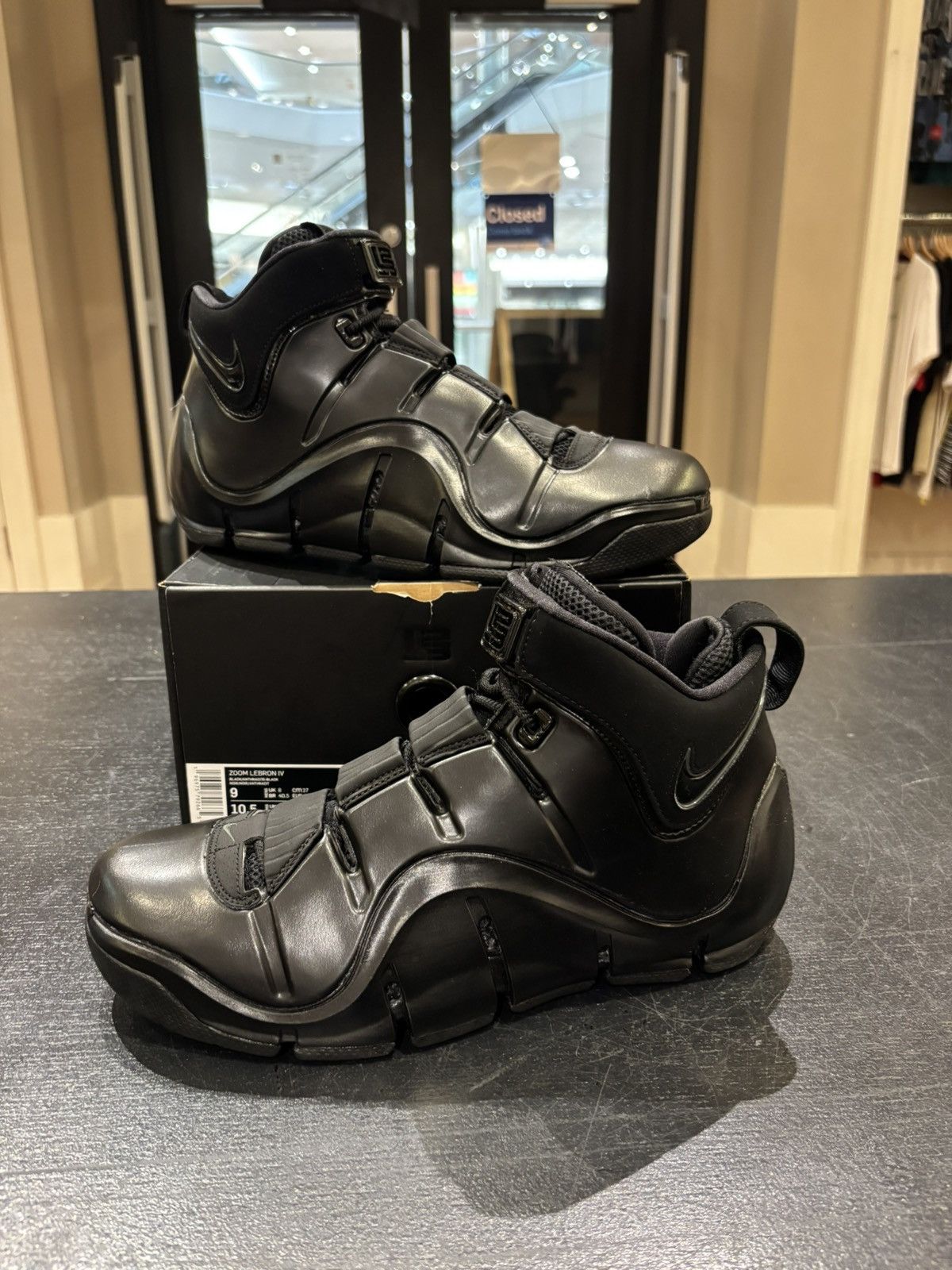 Lebron 'Black Anthracite'