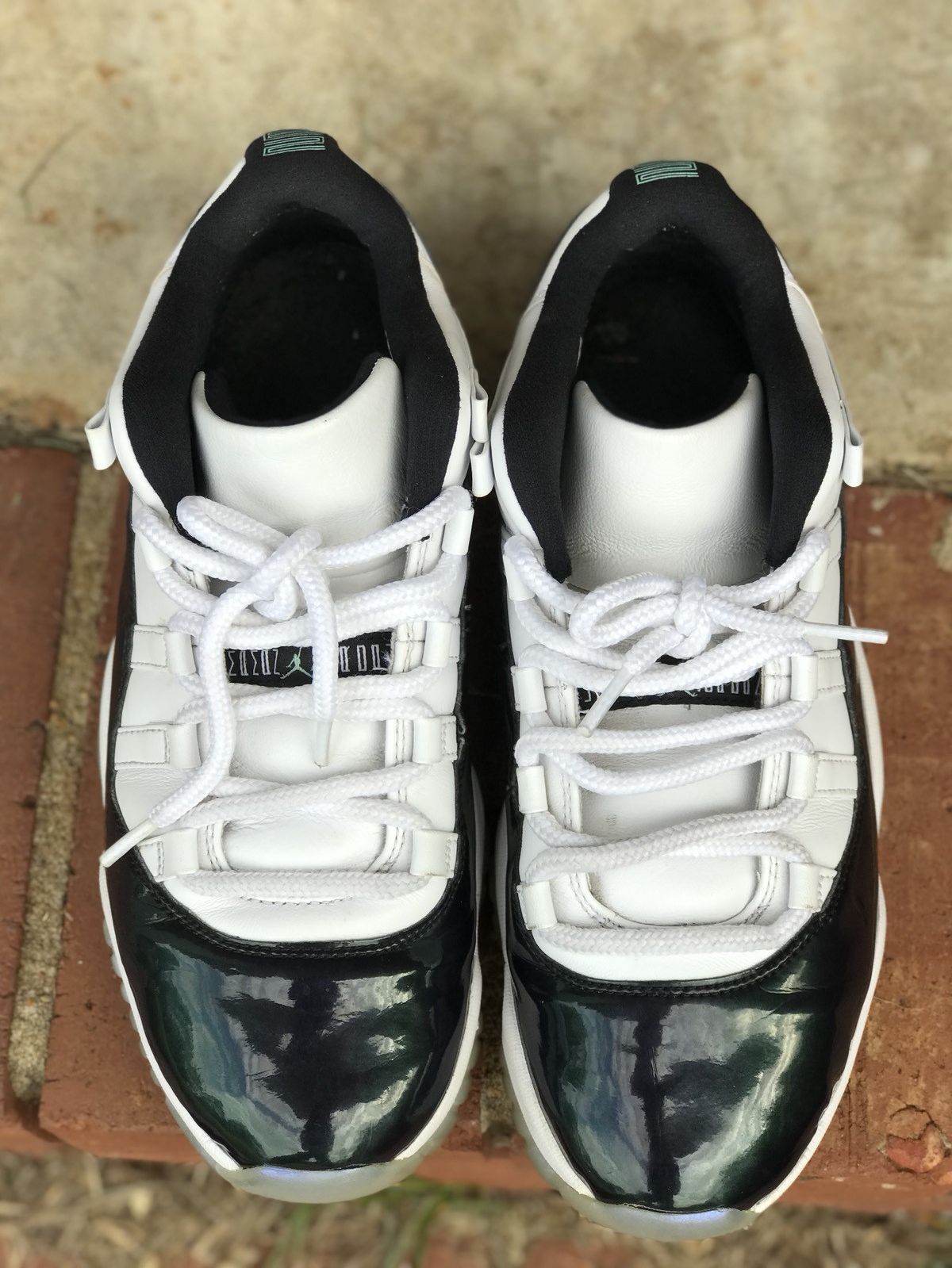 Jordan Brand Air Jordan 11 Retro Low Emerald - Size 9 Size US 9 / EU 42 - 3 Thumbnail