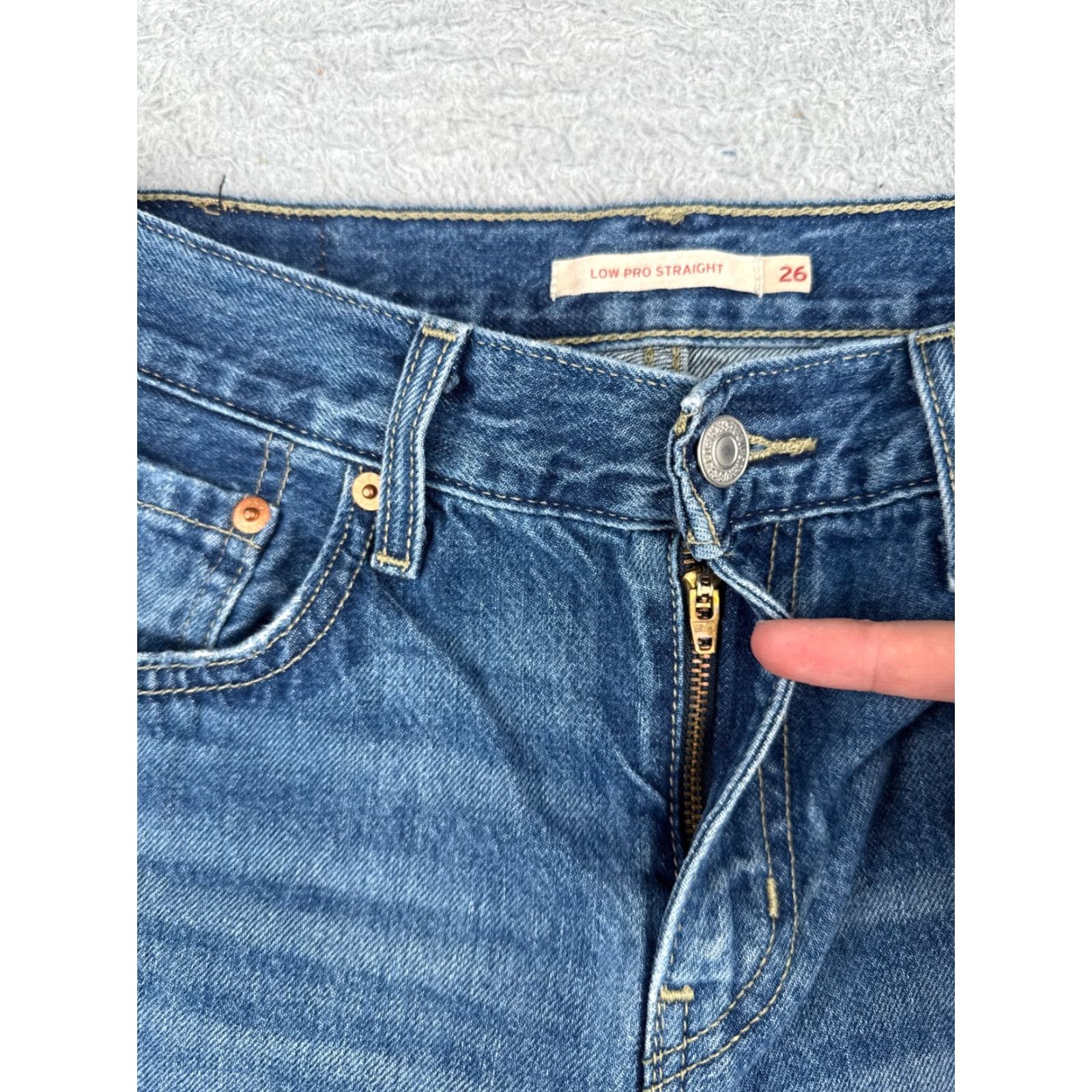 Levi's Levis Shorts Womens 26 Blue Denim Cutoff Low Pro Straight Mid Rise Cotton 26x6 Size 26" / US 2 / IT 38 - 6 Thumbnail