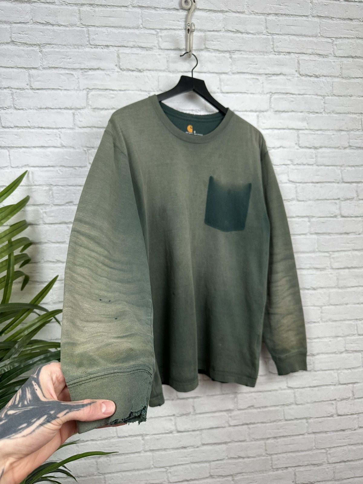 Carhartt (M) BEAUTIFUL FADED THRASHED Carhartt Longsleeve Tee Size US M / EU 48-50 / 2 - 1 Thumbnail
