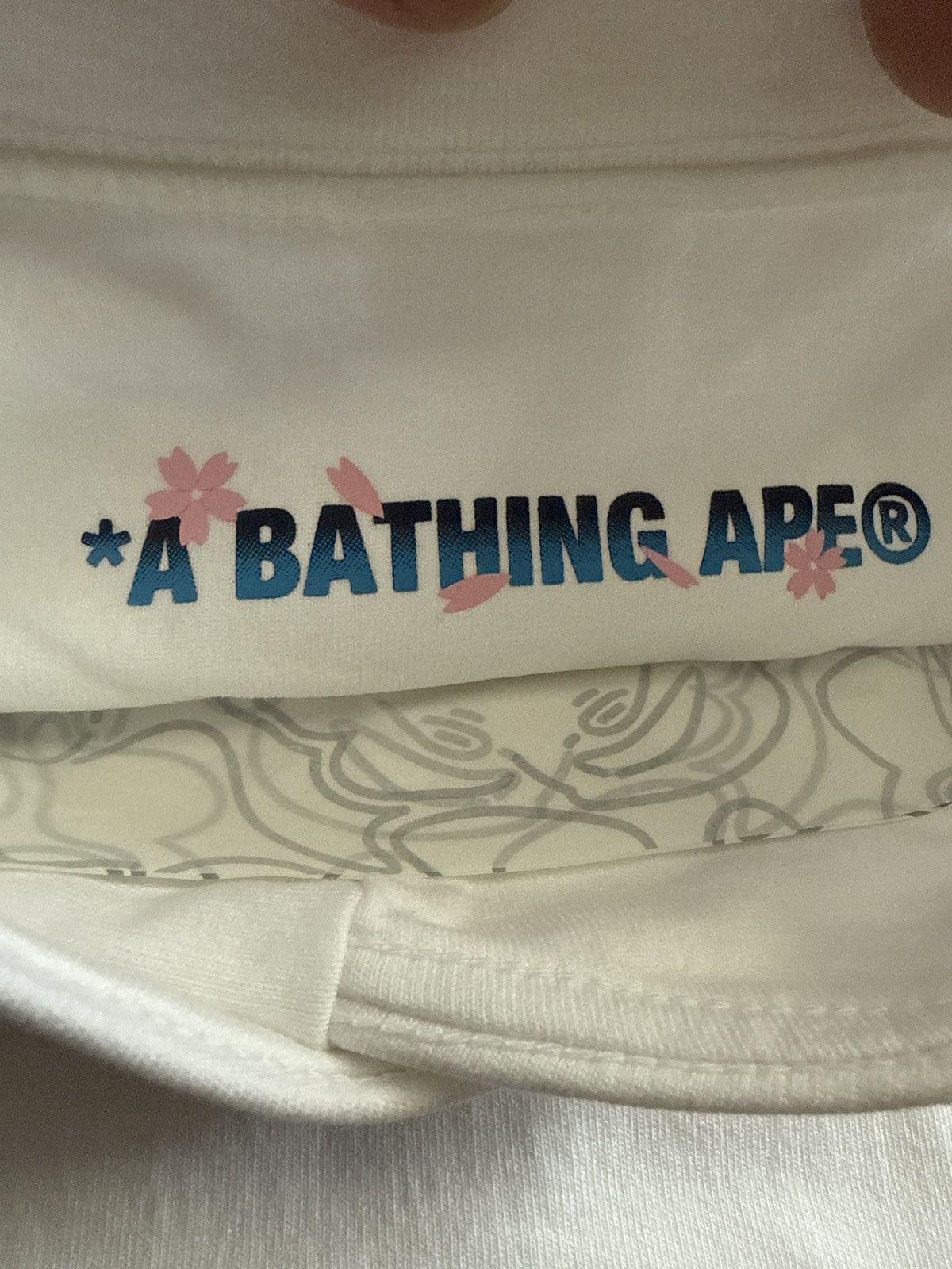 Bape BRAND NEW BAPE SAKURA TEE L 🌸 Size US L / EU 52-54 / 3 - 7 Thumbnail