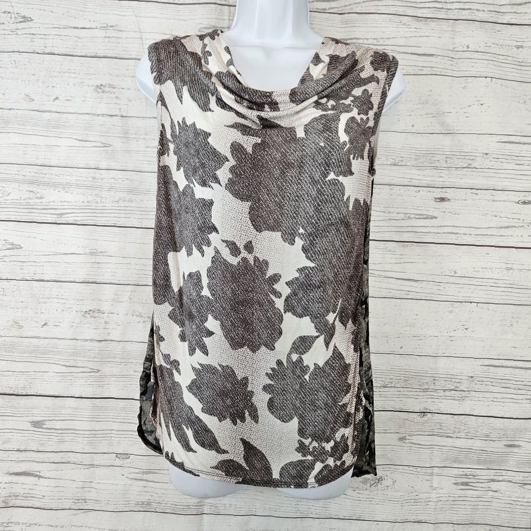 Vintage Cabi 3057 Womens Tank Top XS Black White Floral Cowl Neck Sleeveless Size XS / US 0-2 / IT 36-38 - 2 Thumbnail