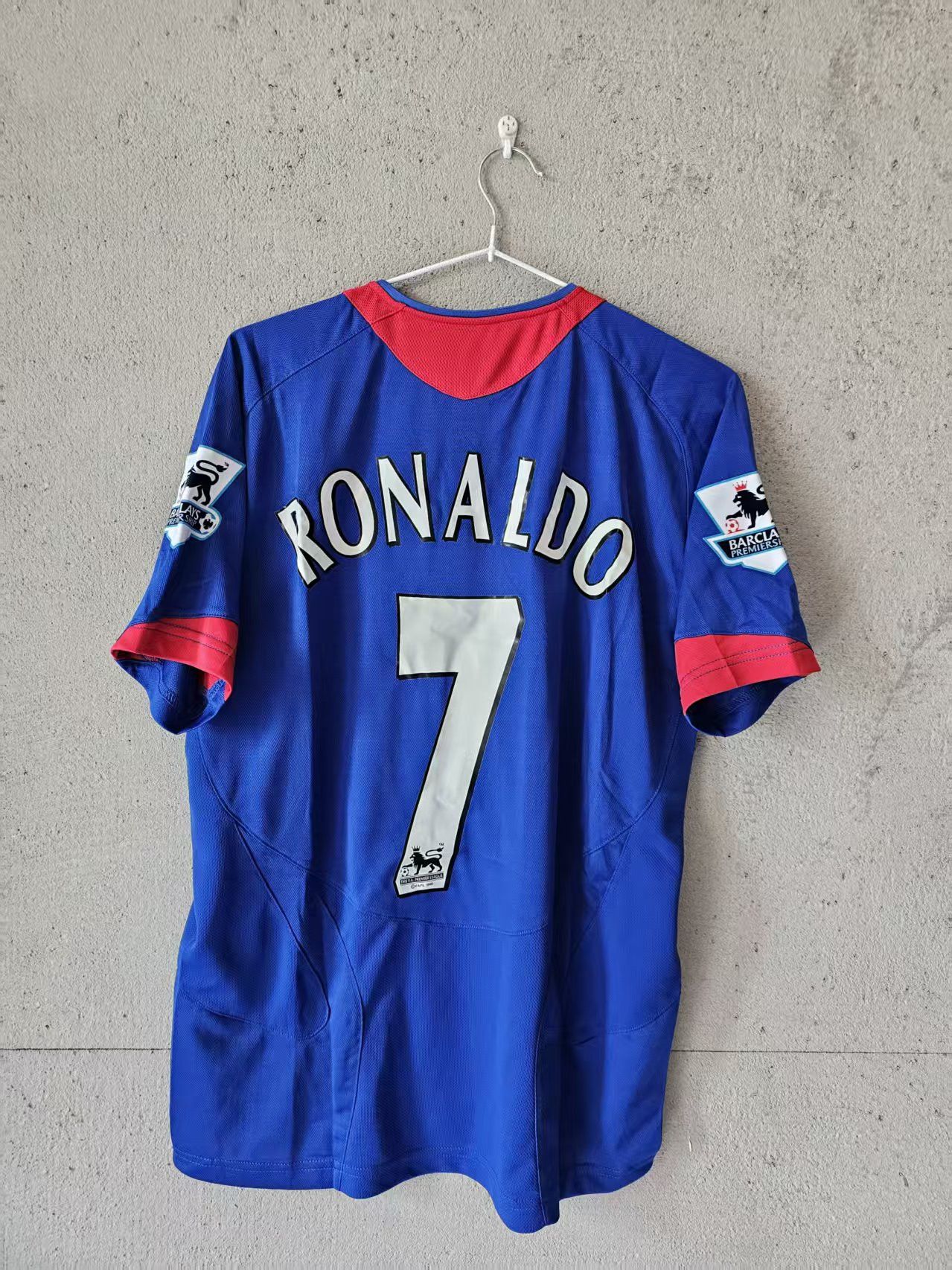 Other 2005 2006 MUFC #7 C Ronaldo Jersey Away Size US XL / EU 56 / 4 - 1 Thumbnail