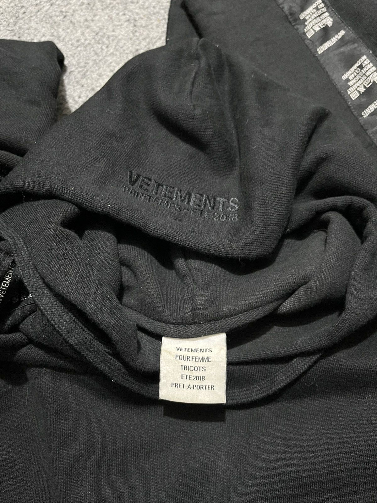 Vetements Vetements Tape Washing Lebel Hoodie Size US XXS / EU 40 - 17 Thumbnail