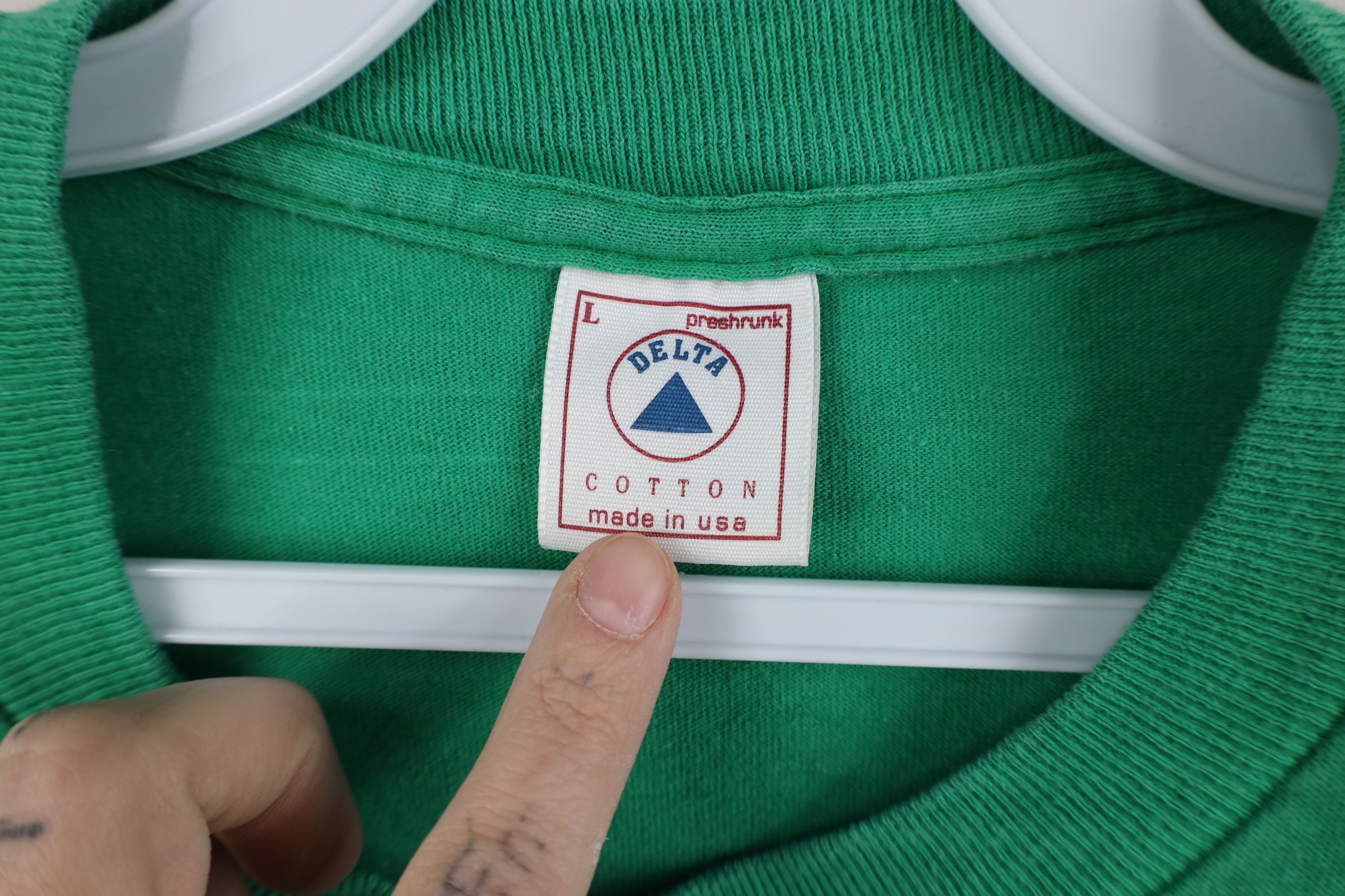 Vintage Vintage 90s Looney Tunes St Patricks Day T-Shirt Green USA Size US L / EU 52-54 / 3 - 5 Thumbnail