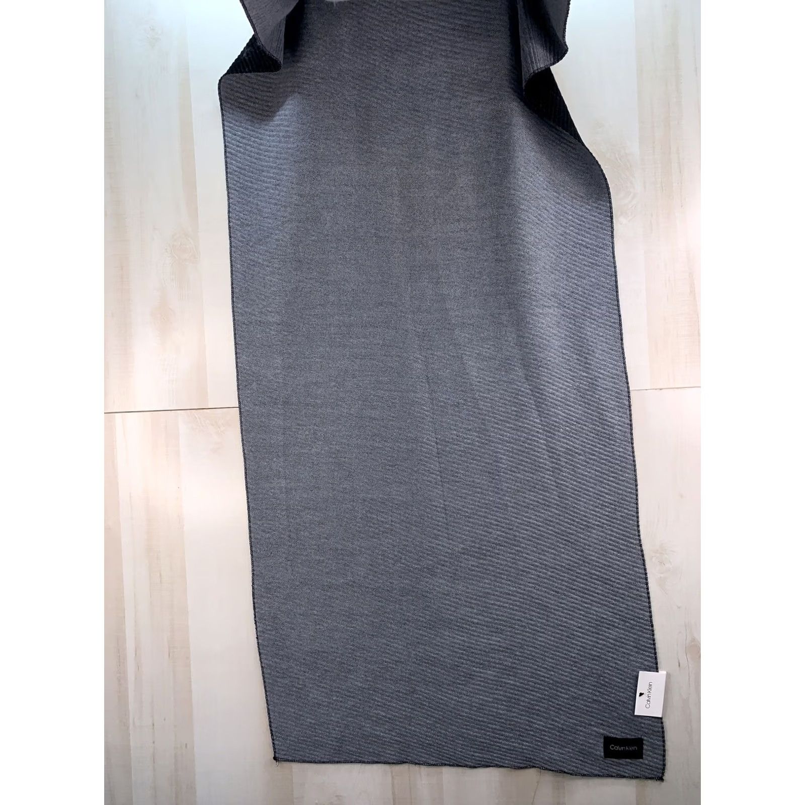 Calvin Klein Calvin Klein Rectangle Scarf Gray/Black Double Faced Ribbed New with Tags Womens Scarves & Wraps Size ONE SIZE - 7 Thumbnail