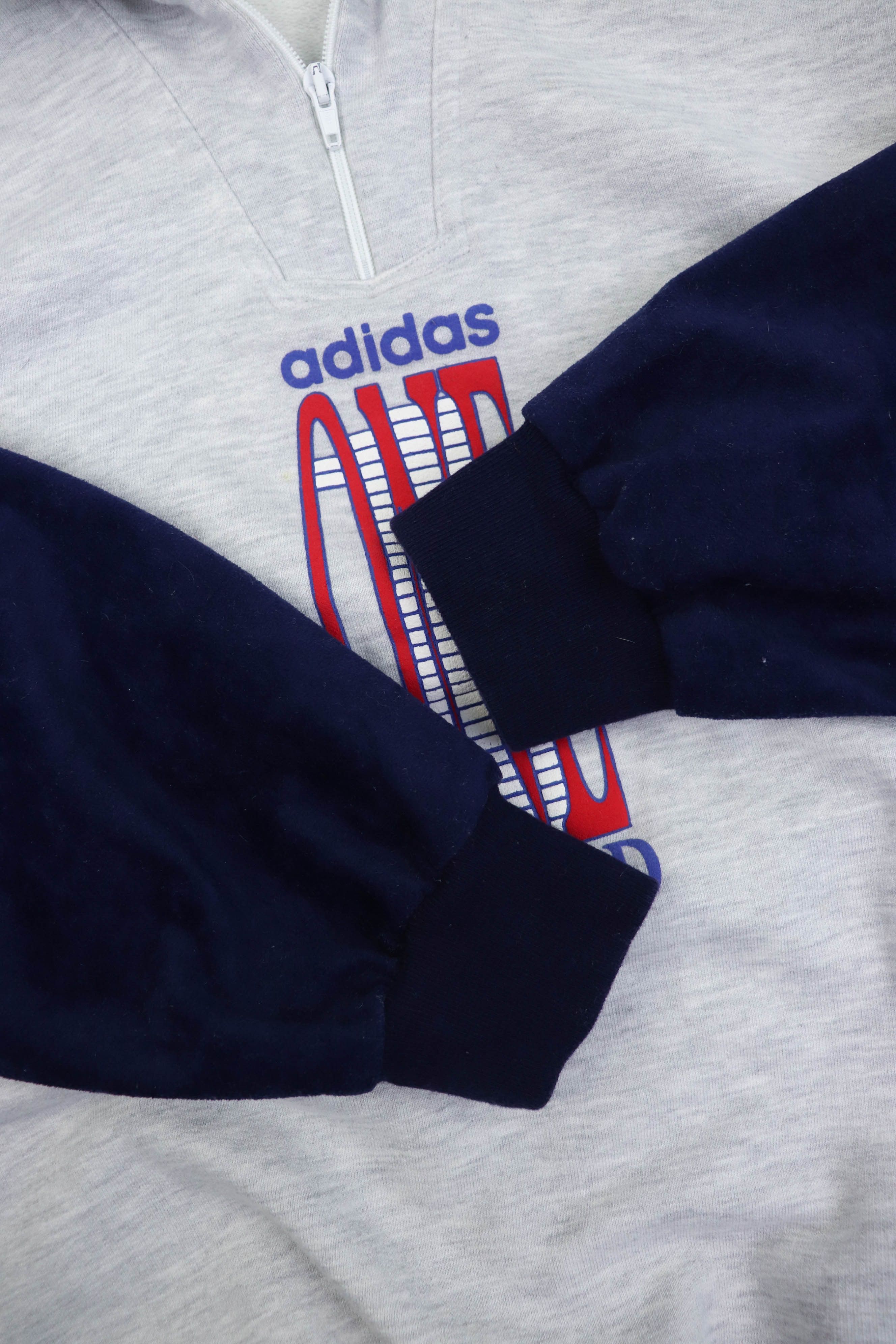 Adidas Adidas 90s Vintage One World Graphics Sweatshirt Size US XL / EU 56 / 4 - 7 Thumbnail