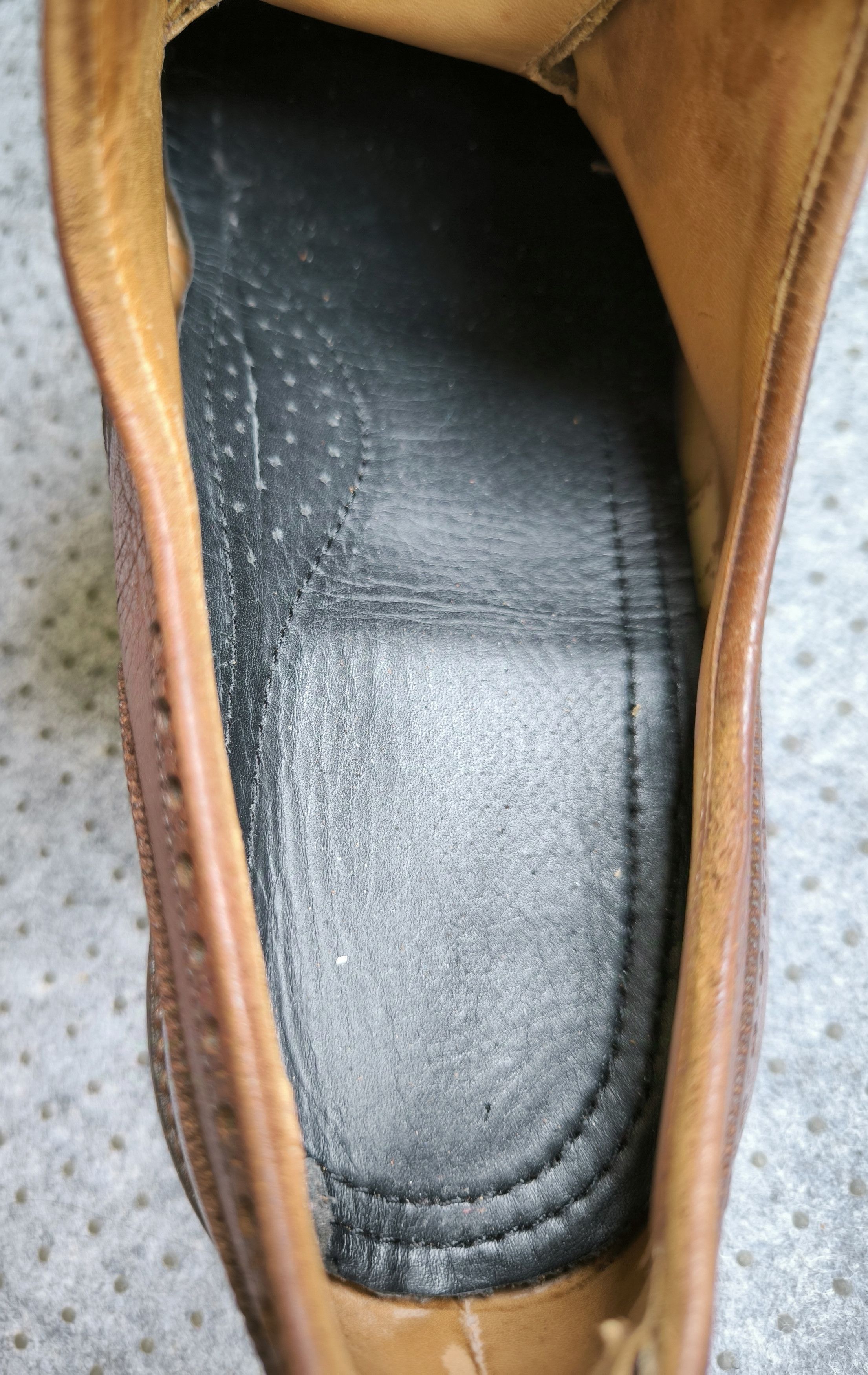 Crockett & Jones CROCKETT & JONES Pembroke Tan Scotch Grain wingtip shoes Size US 9.5 / EU 42-43 - 10 Thumbnail