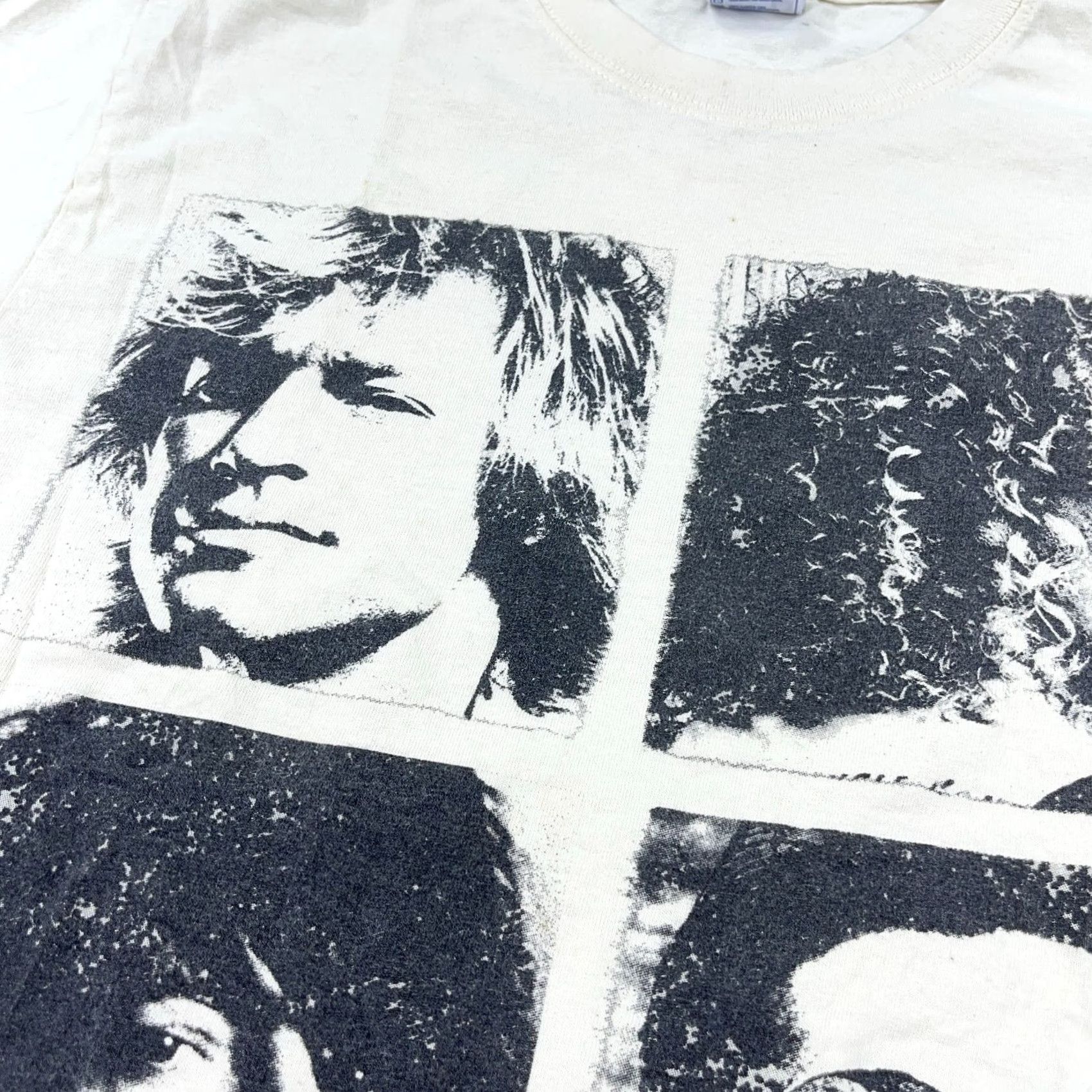 Vintage VINTAGE Bon Jovi Shirt Men Medium White Logo Graphic Print 90s Band Tee Rock Music Cotton Crew Neck Short Sleeve T-Shirt Size US M / EU 48-50 / 2 - 7 Thumbnail