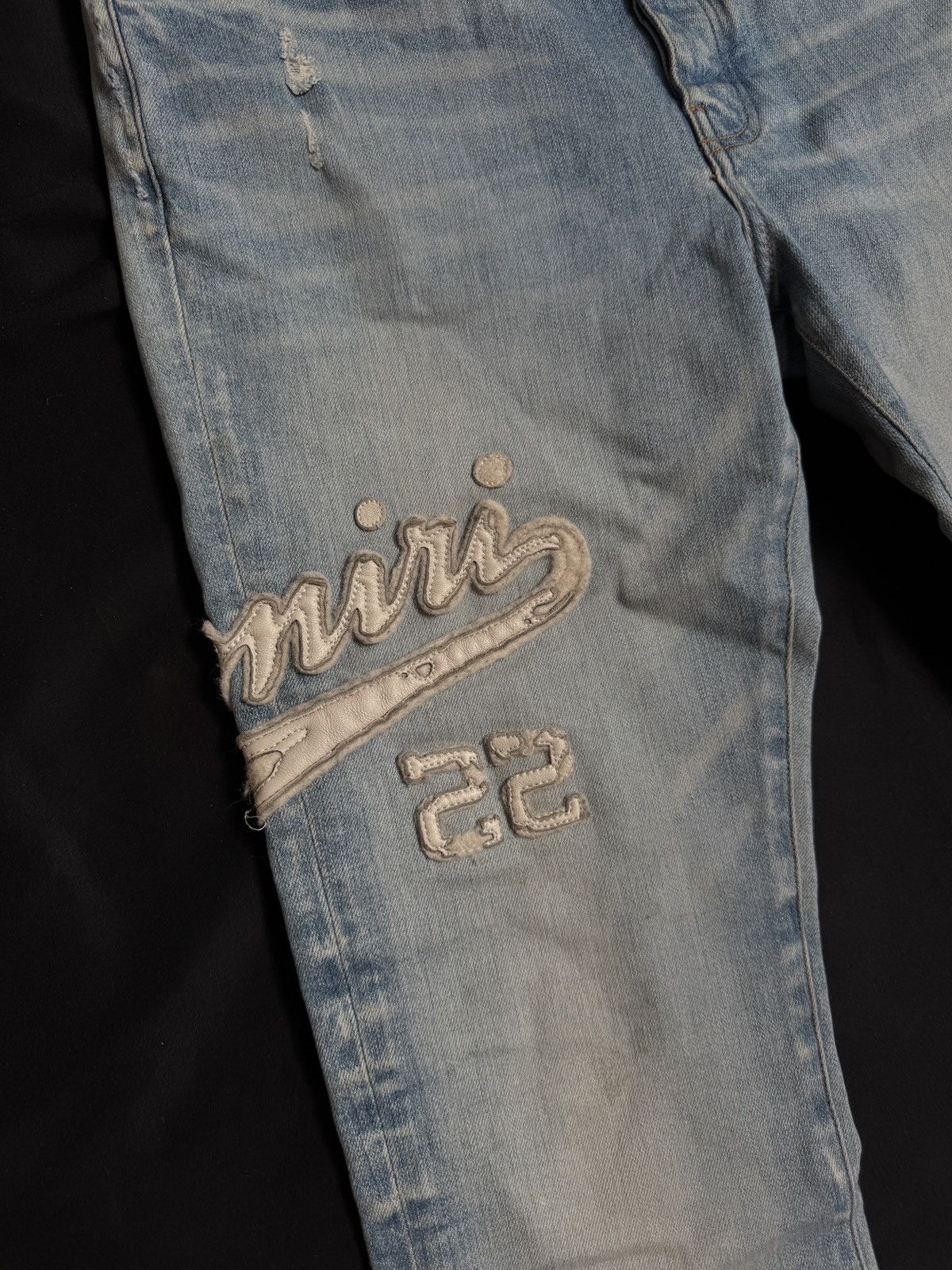 Amiri Amiri Old English LightWash Jeans Size US 33 - 2 Thumbnail