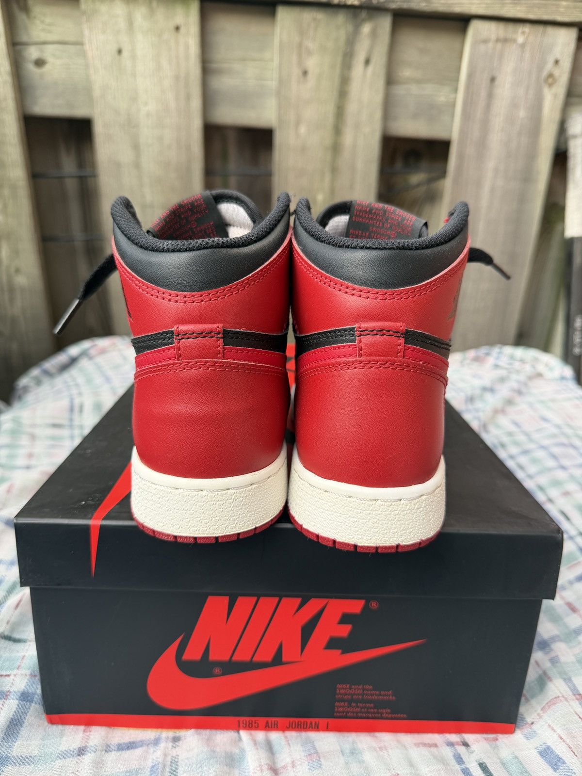 Jordan Brand Jordan 1 Retro High Banned Bred 2016 Size US 5 / IT 35 - 3 Thumbnail