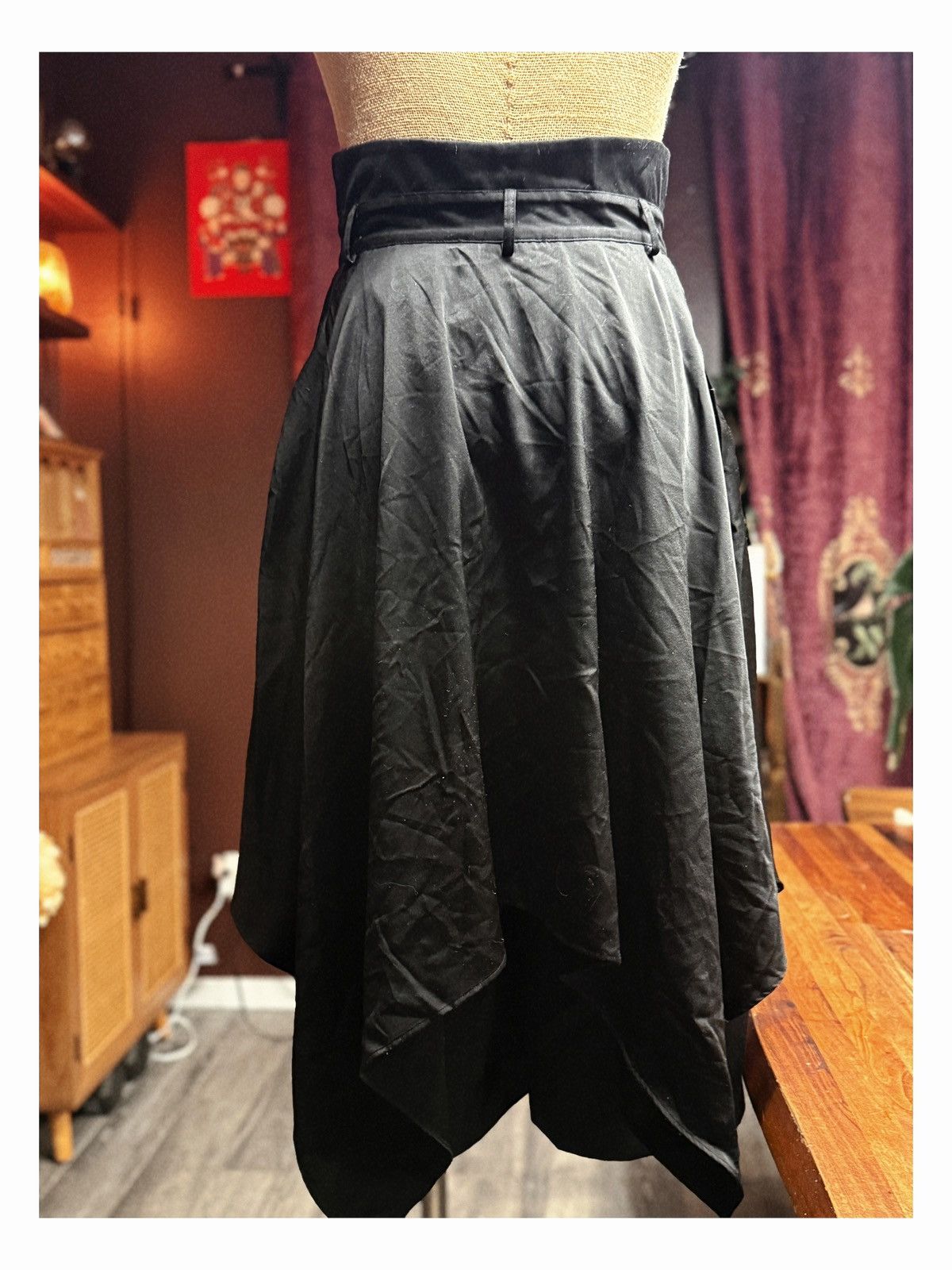 Other Layered Black Skirt-Shorts with High Waist & Button Front Size US 29 - 9 Thumbnail