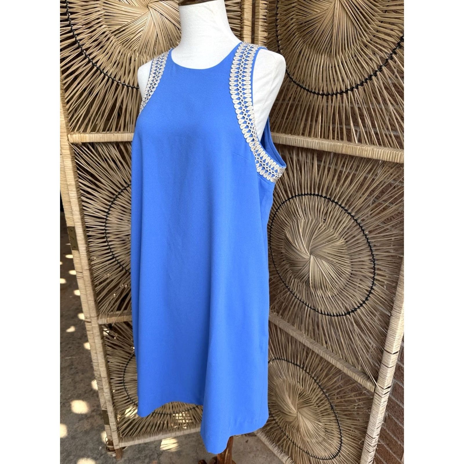 Lilly Pulitzer Lilly Pulitzer Amayah Soft Shift Dress Blue Tang Womens Dress 10 Blue Sleeveless Short Polyester 198 Size L / US 10 / IT 46 - 5 Thumbnail
