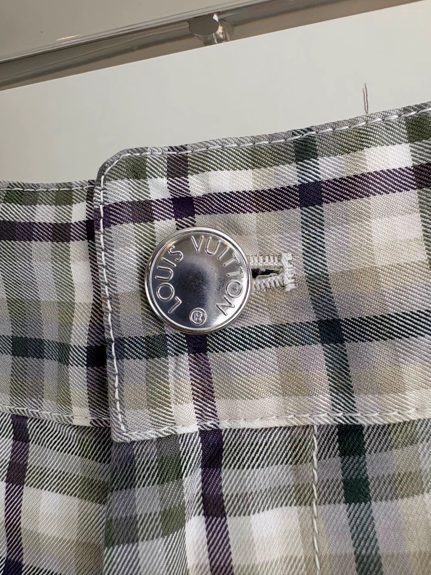 Louis Vuitton LV Damier Shorts with Leather Patch on Back K1 Size US 26 / EU 42 - 3 Thumbnail