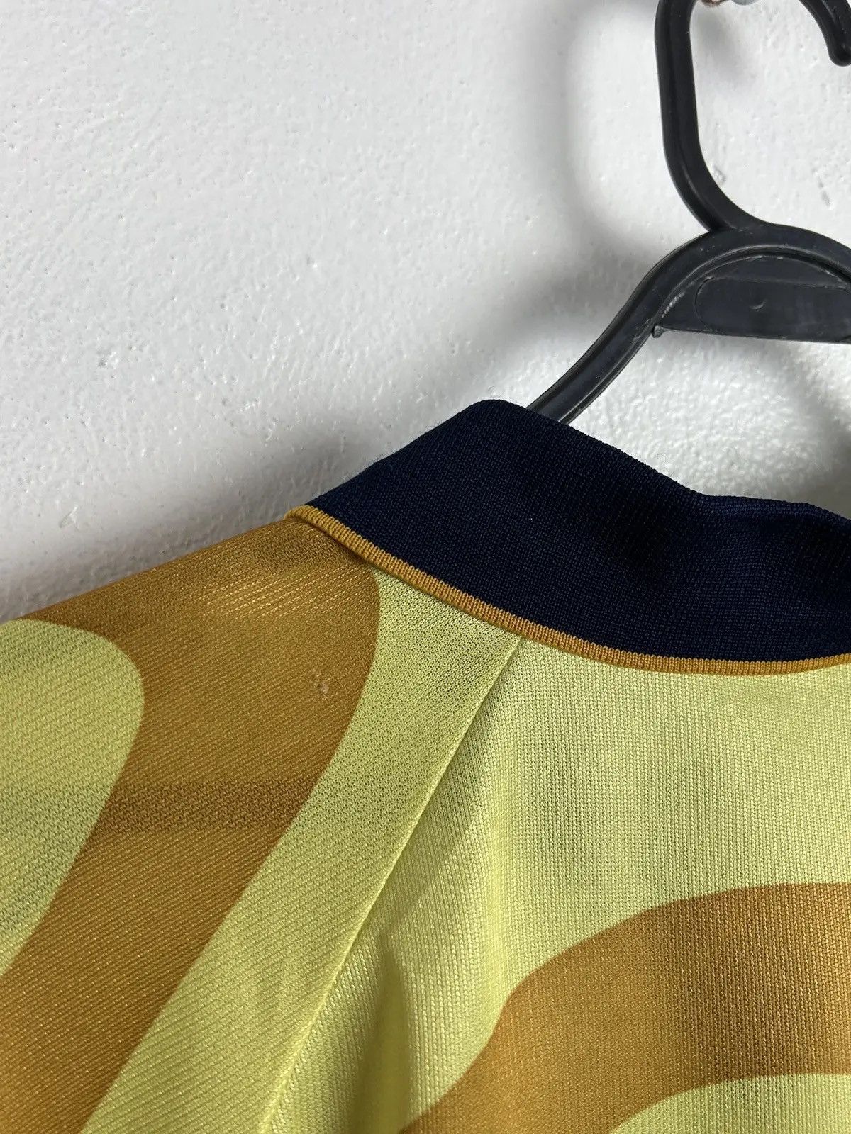 Vintage 00s Vintage Inter Milan Licensed Replica Jersey In Yellow Size US L / EU 52-54 / 3 - 8 Thumbnail
