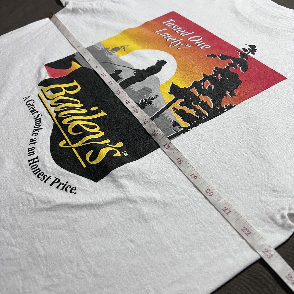 Vintage 90s Bailey’s Smoke Cigarette Tee graphic streetwear art XL Size US XL / EU 56 / 4 - 6 Thumbnail