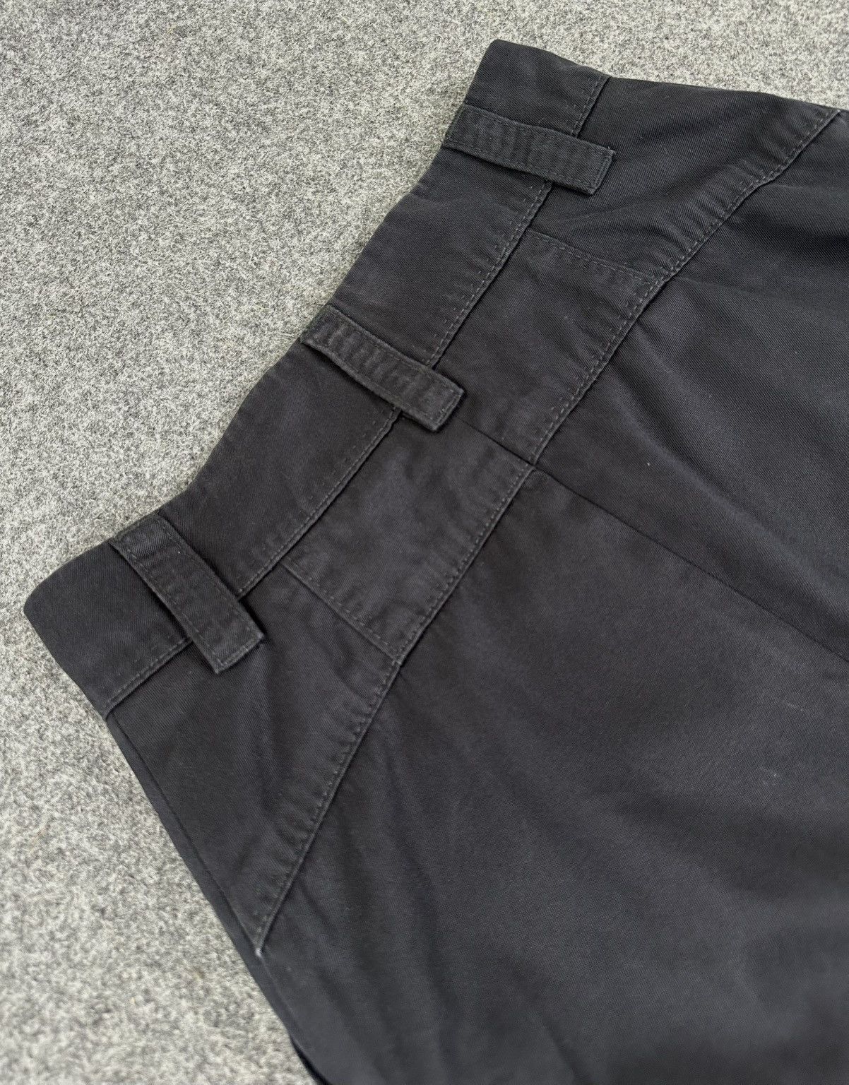 Louis Vuitton Louis Vuitton - Mini Skirt - Strapped and Button Details Size 26" / US 2 / IT 38 - 9 Thumbnail