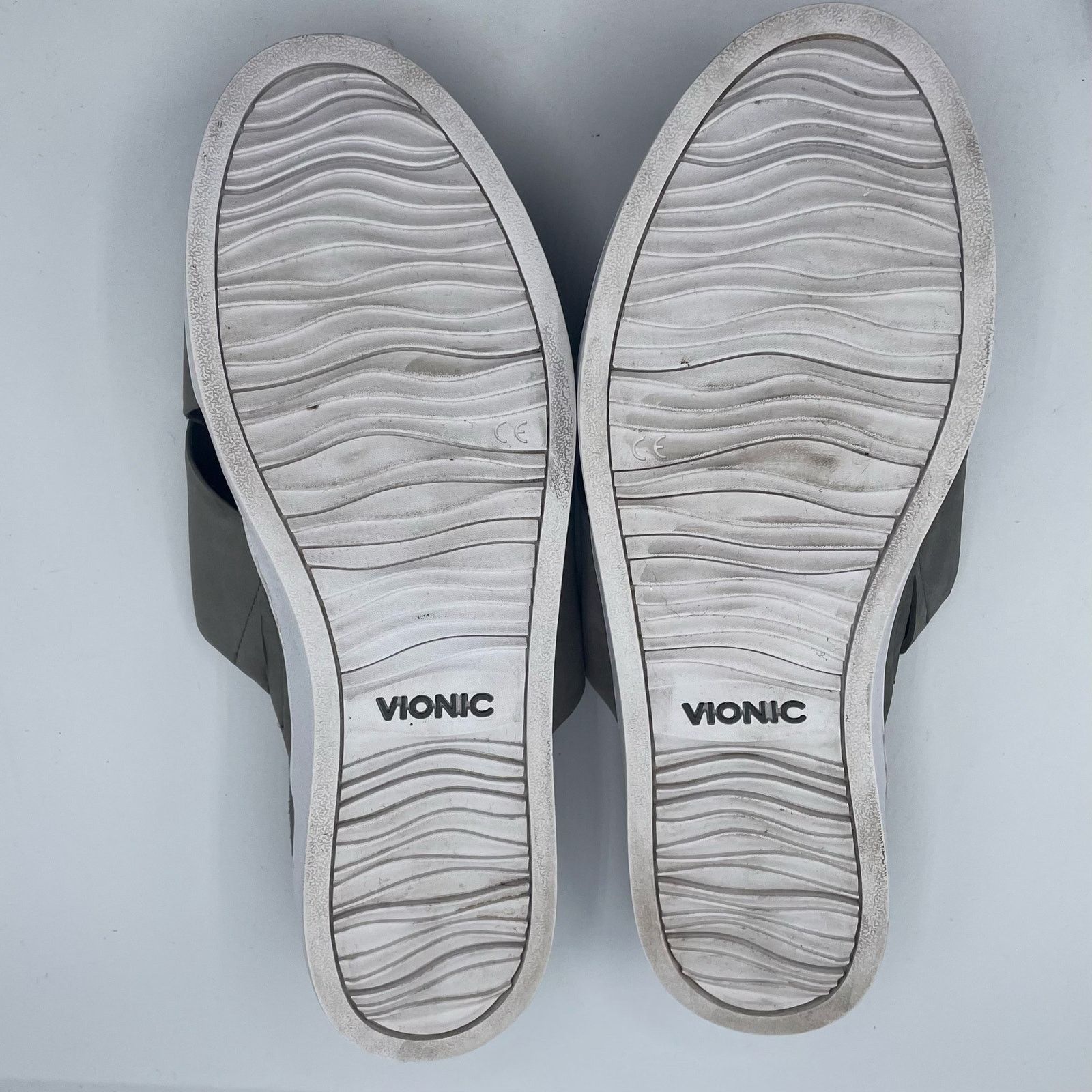 Vionic Vionic Lou Crossover Sandals Gray Comfort Leather Womens 9 Size US 9 / IT 39 - 8 Thumbnail