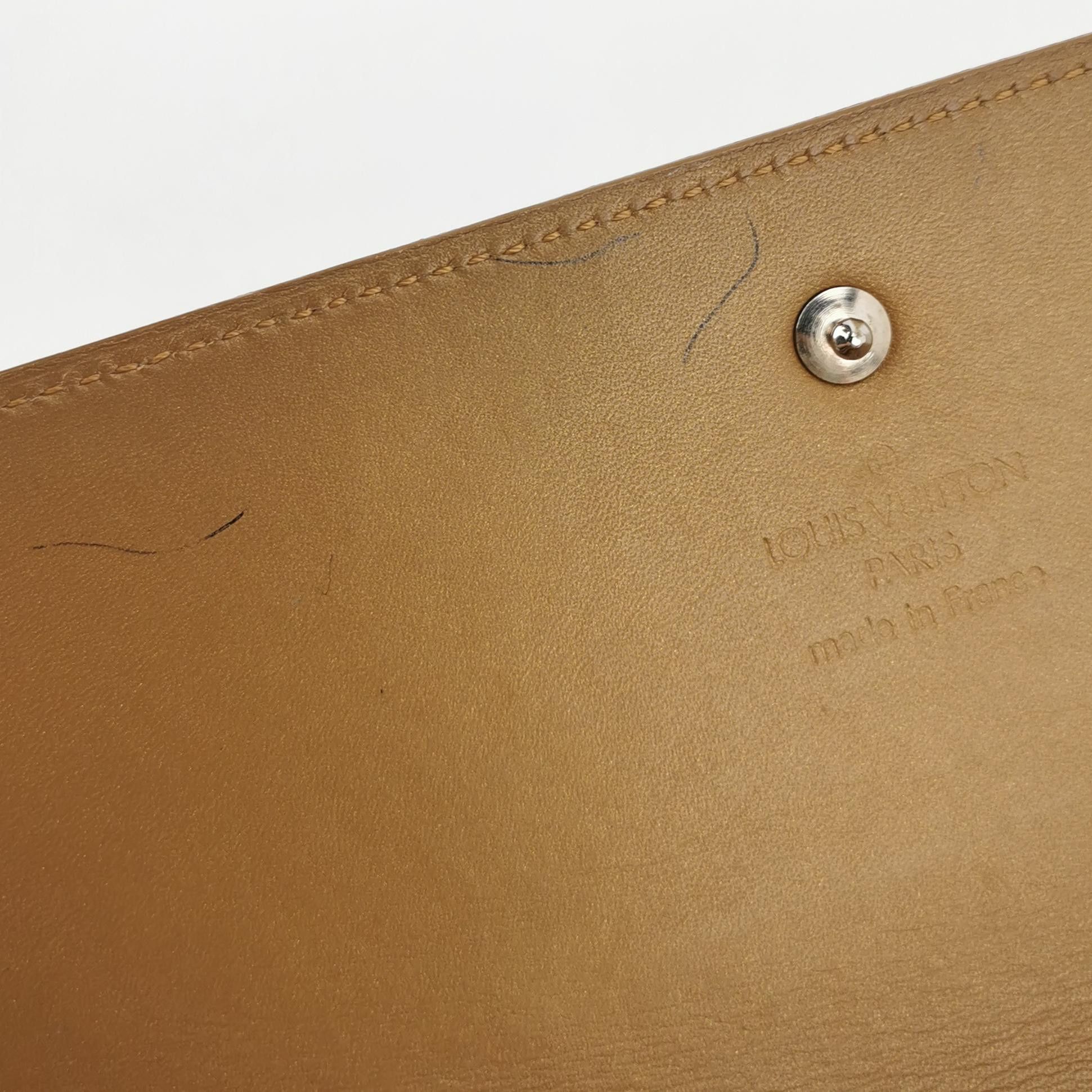 Louis Vuitton Louis Vuitton (LV) Cowhide embossed monogram snap wallet -y Size ONE SIZE - 3 Thumbnail