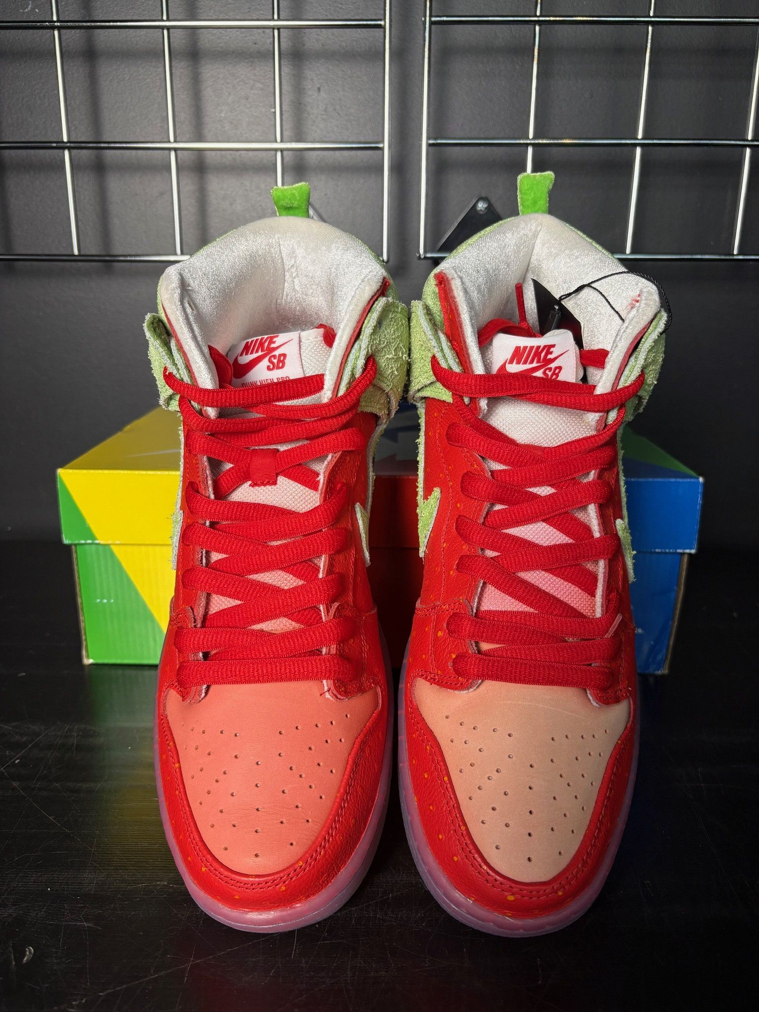 Nike Nike SB Dunk High "Strawberry Cough" - Size 9 Size US 9 / EU 42 - 3 Thumbnail