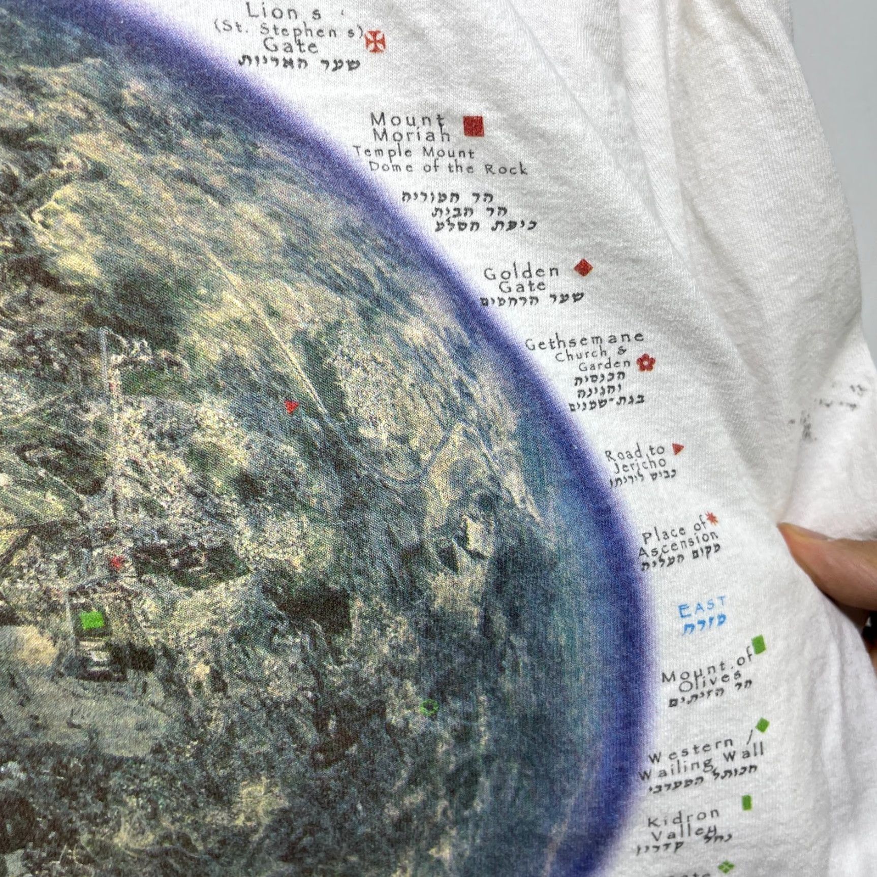 Vintage VINTAGE Jerusalem Earth Hebrew Jewish Israel T Shirt Large Mens White Cotton Short Sleeve Crew Neck 90s Size US L / EU 52-54 / 3 - 4 Thumbnail