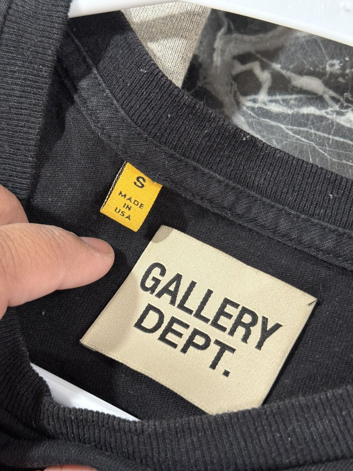 Gallery Dept. Gallery Dept. De La Galerie Classic French Logo Shirt Size S Size US S / EU 44-46 / 1 - 7 Thumbnail